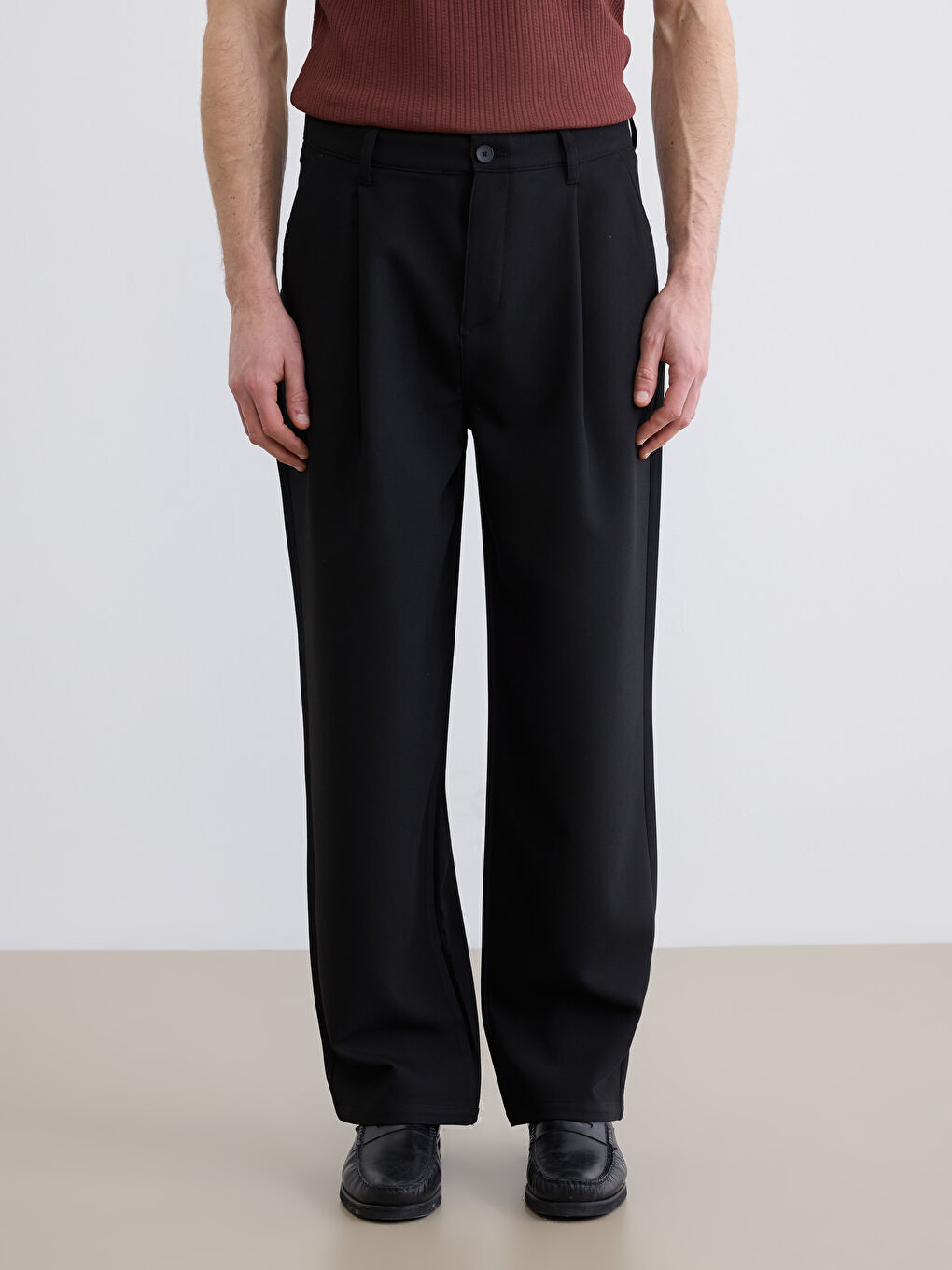 Siyah Rahat Kalıp Erkek Pileli Pantolon	-1