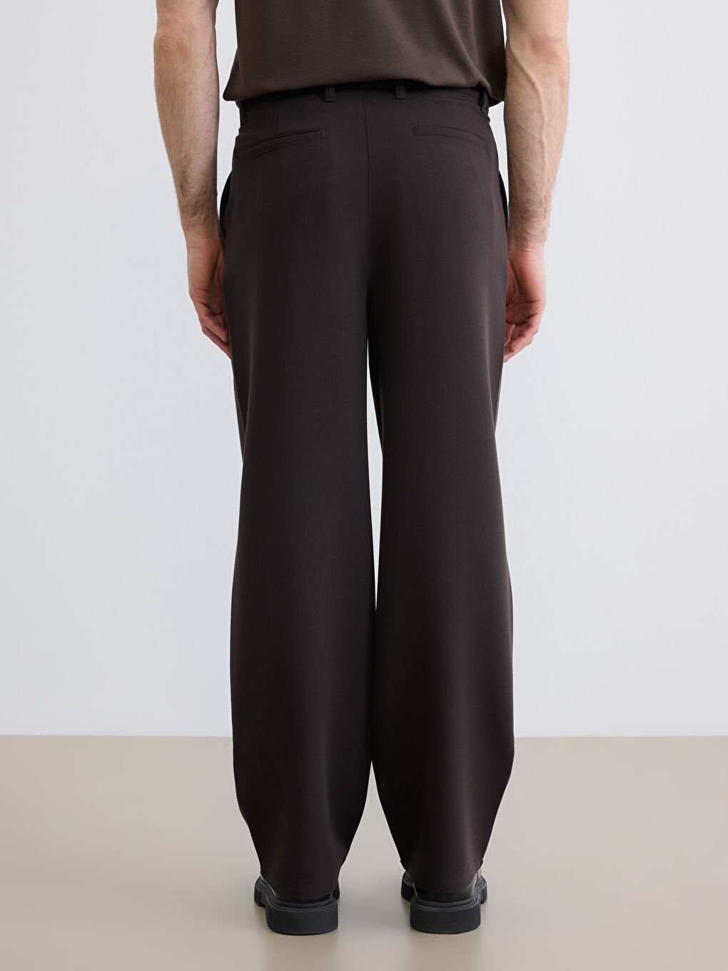 Kahverengi Rahat Kalıp Erkek Pileli Pantolon	-4