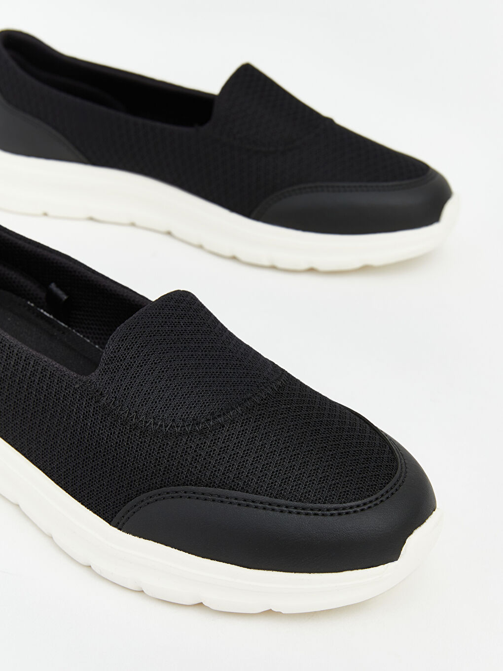 Siyah File Detaylı Kadın Spor Ayakkabı-3