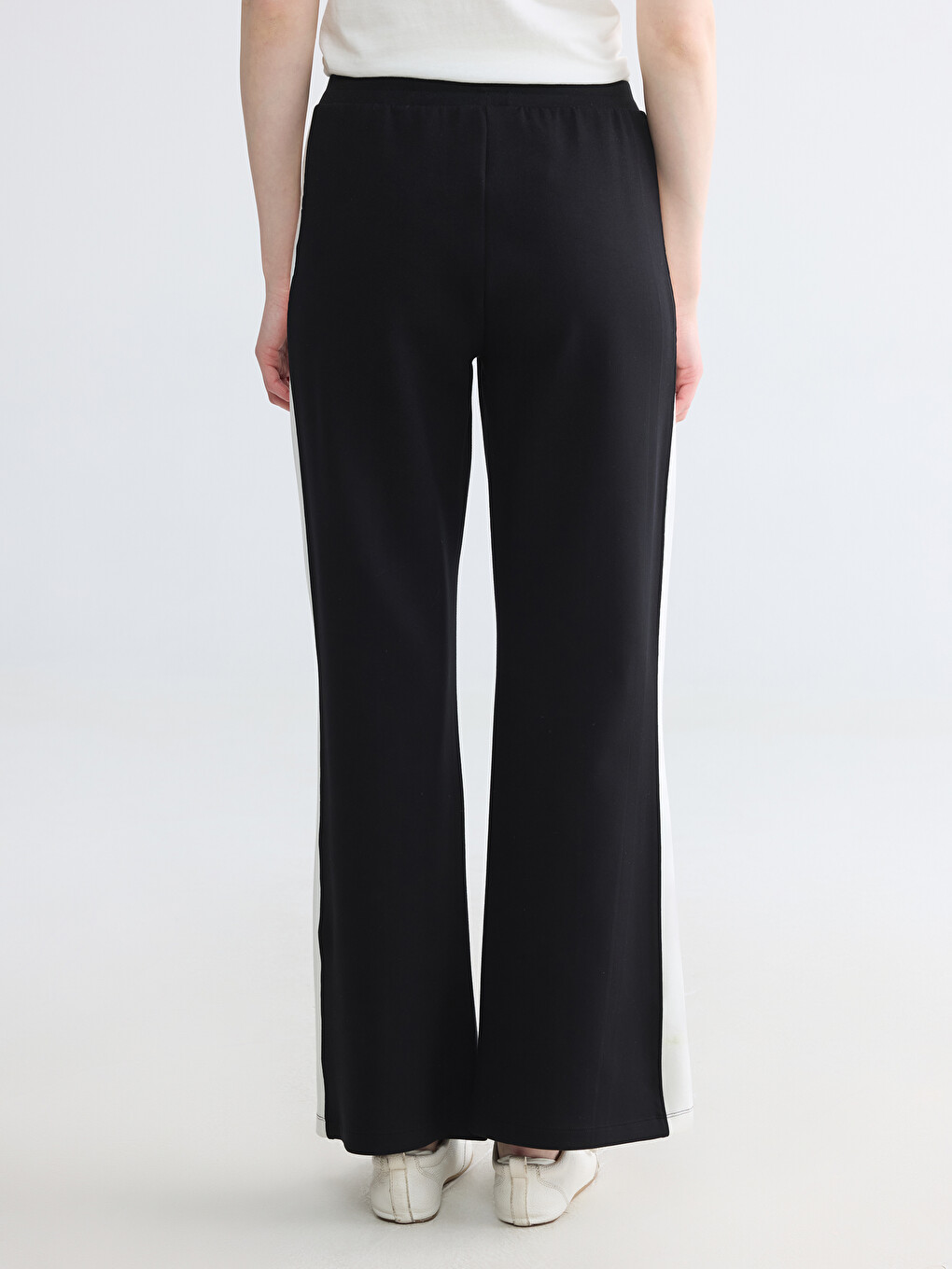 Stripe Detailed Women's Sweatpants-3