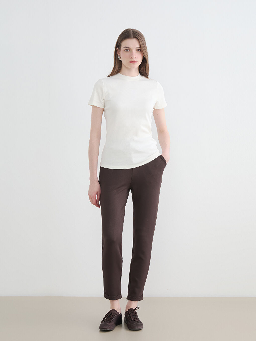 تي شيرت نسائي بياقة دائرية-1