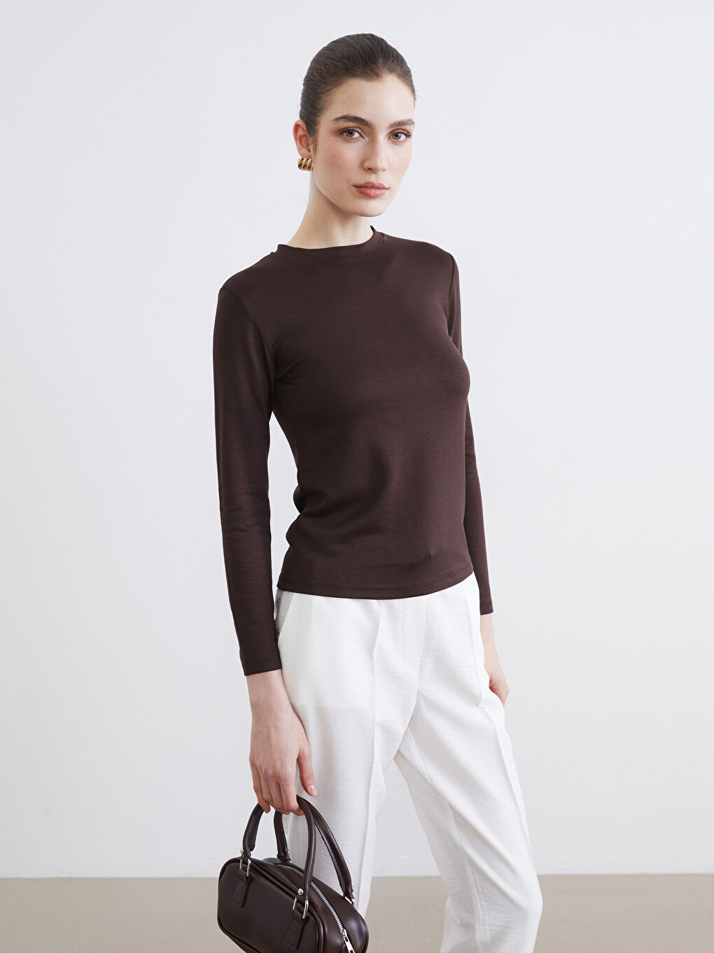 Kahverengi Bisiklet Yaka Kadın Tişört