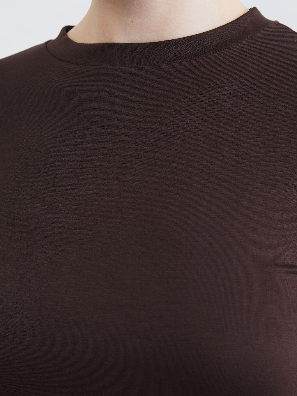 Kahverengi Bisiklet Yaka Kadın Tişört-2