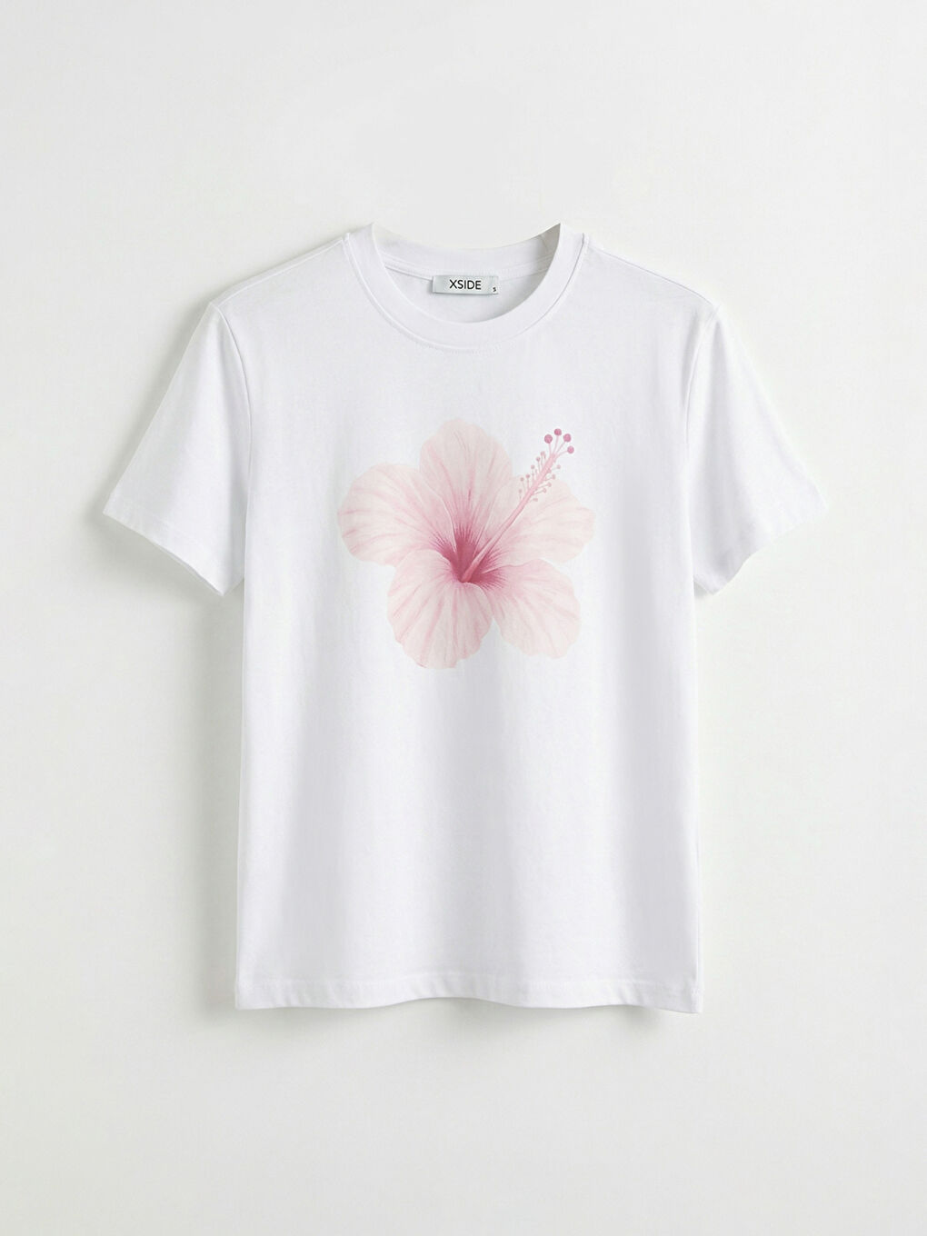 Beyaz Bisiklet Yaka Çiçek Baskılı Kadın Tişört-4