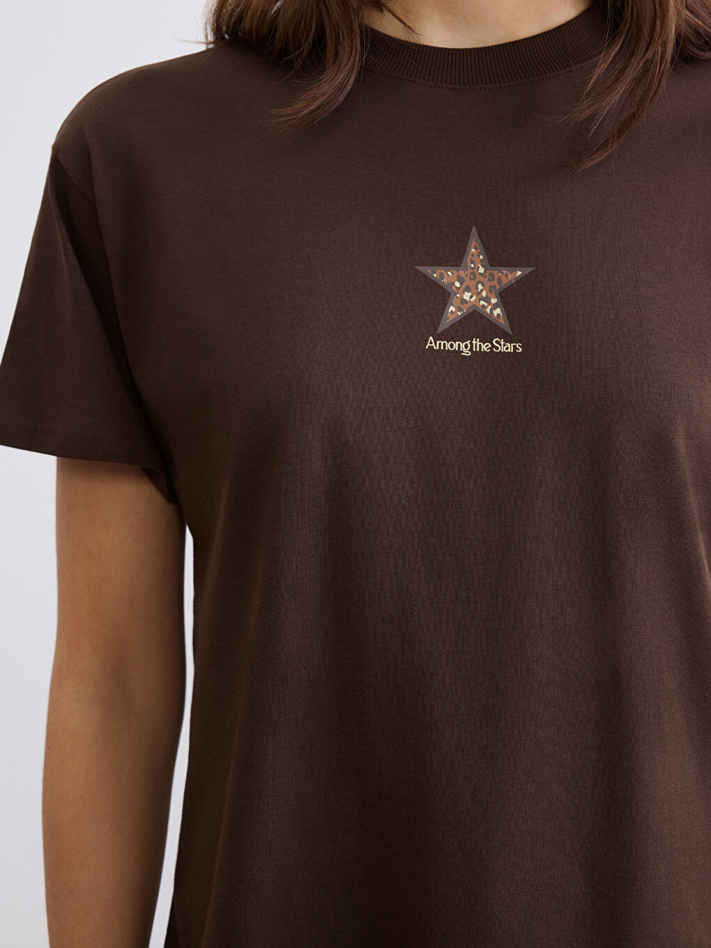 Kahverengi Bisiklet Yaka Baskılı Kadın Tişört-2