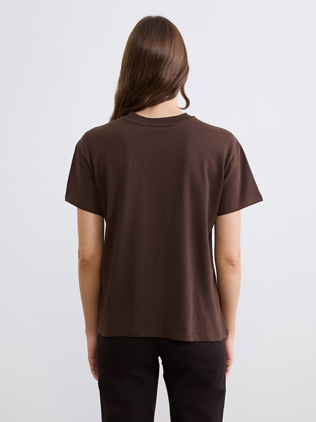 Kahverengi Bisiklet Yaka Baskılı Kadın Tişört-3