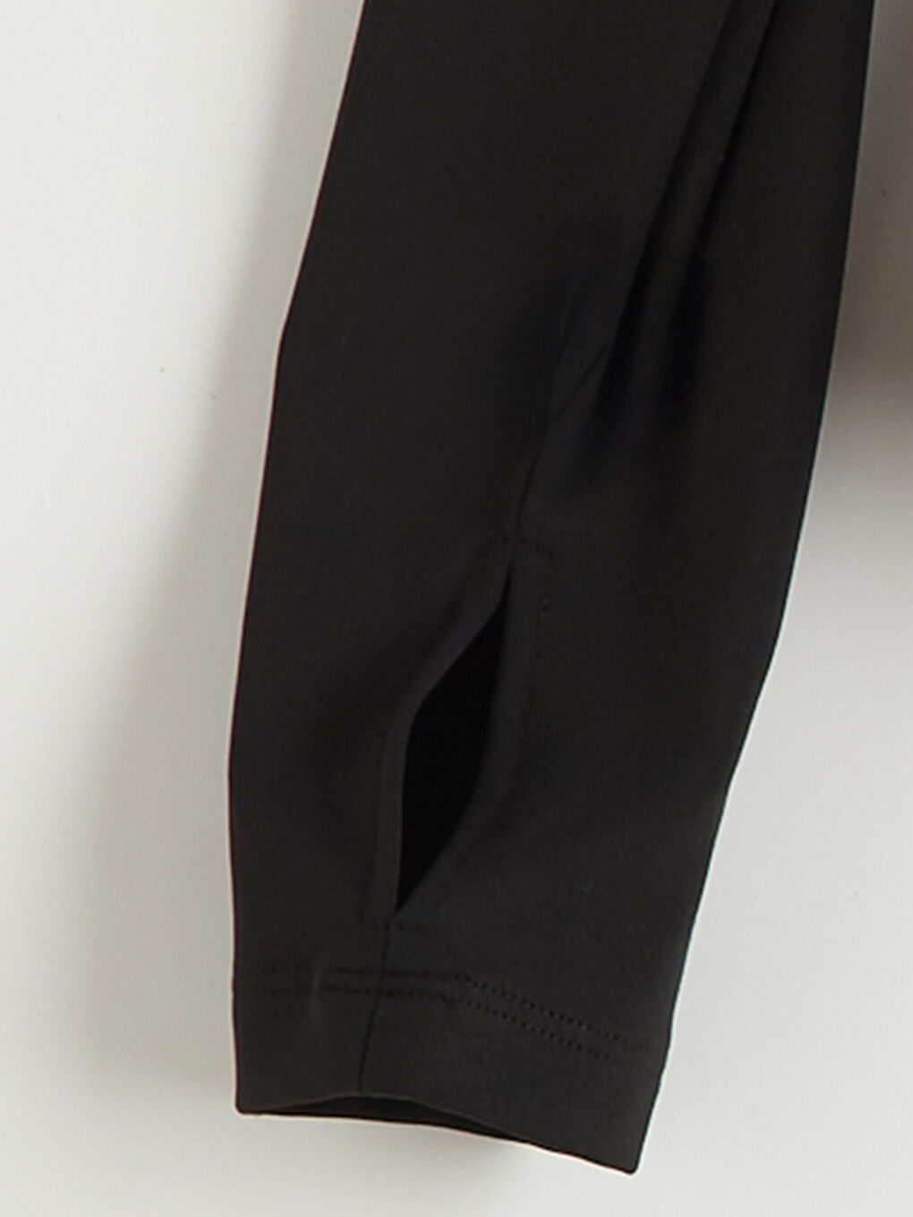 Siyah Dik Yaka Parmak Geçmeli Kadın Spor Body-2