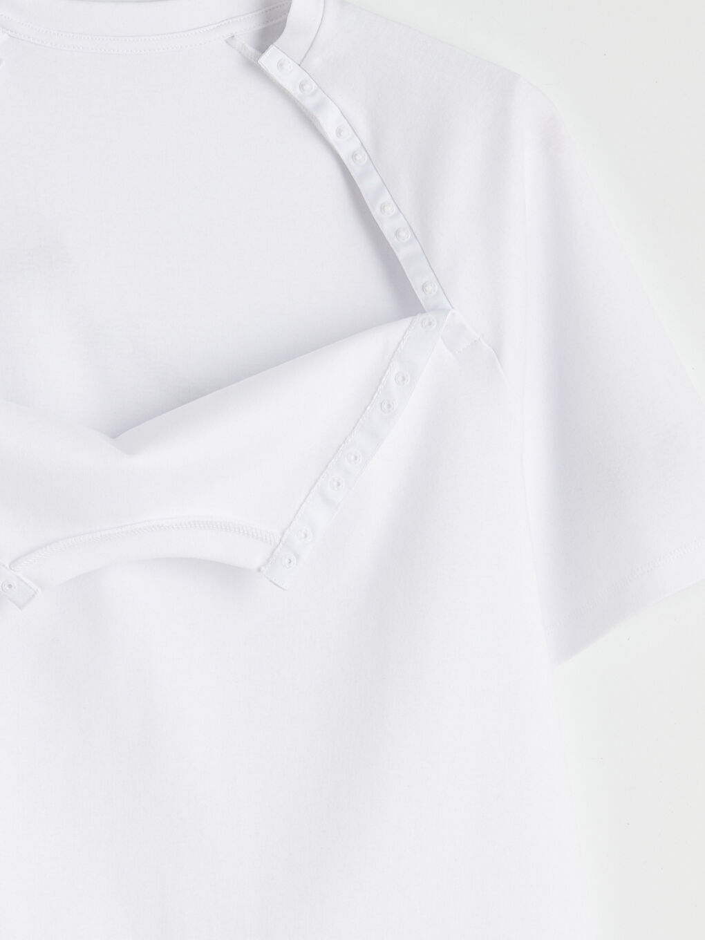 Beyaz Bisiklet Yaka Kadın Tişört
-3