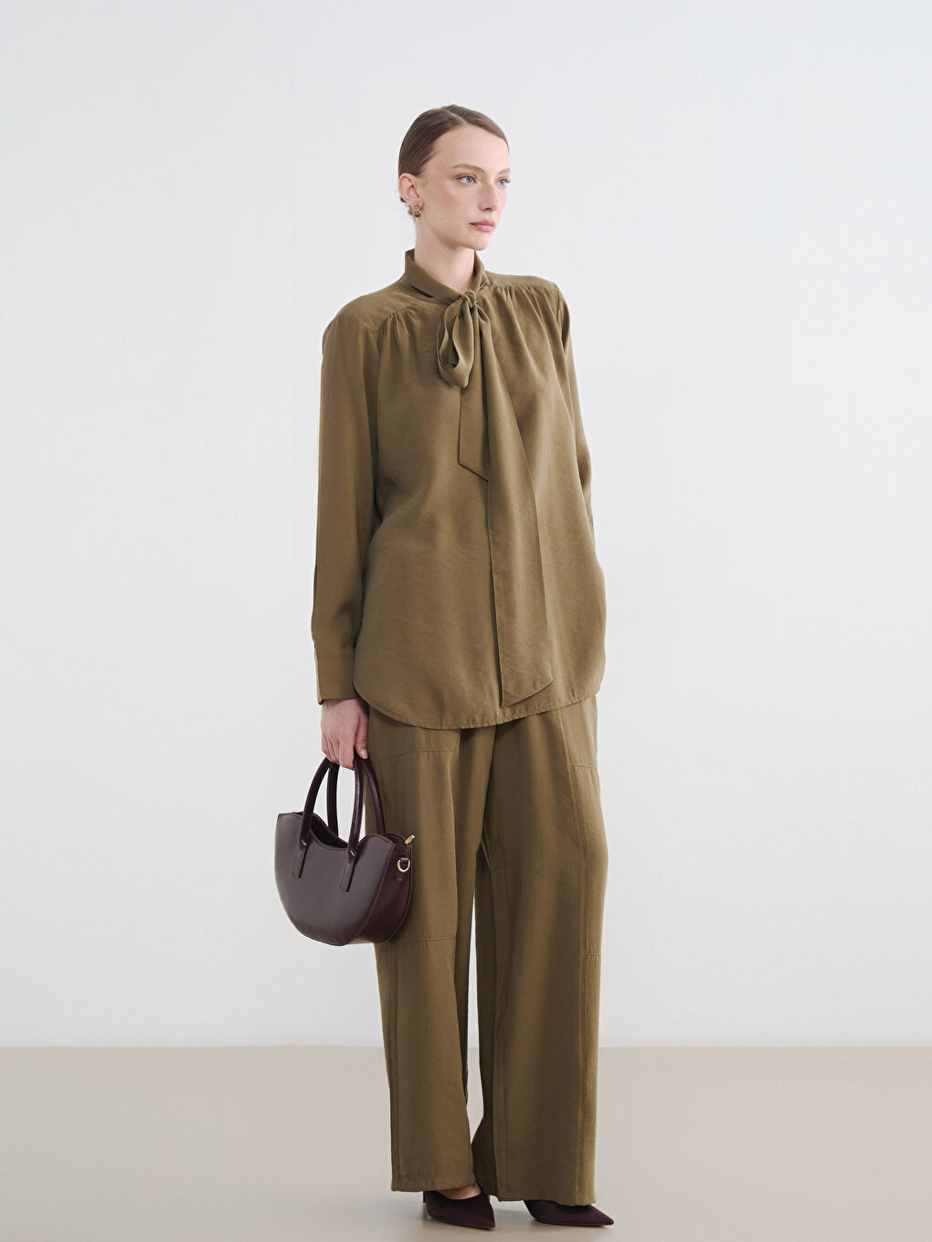 بلوزة مكشكشة أوفراسايز بياقة مربوطة-2