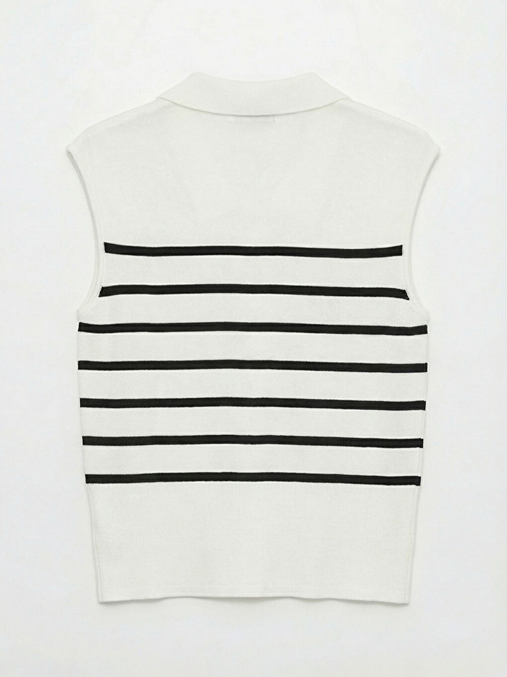 Женский трикотажный жилет в полоску с воротником-поло-5