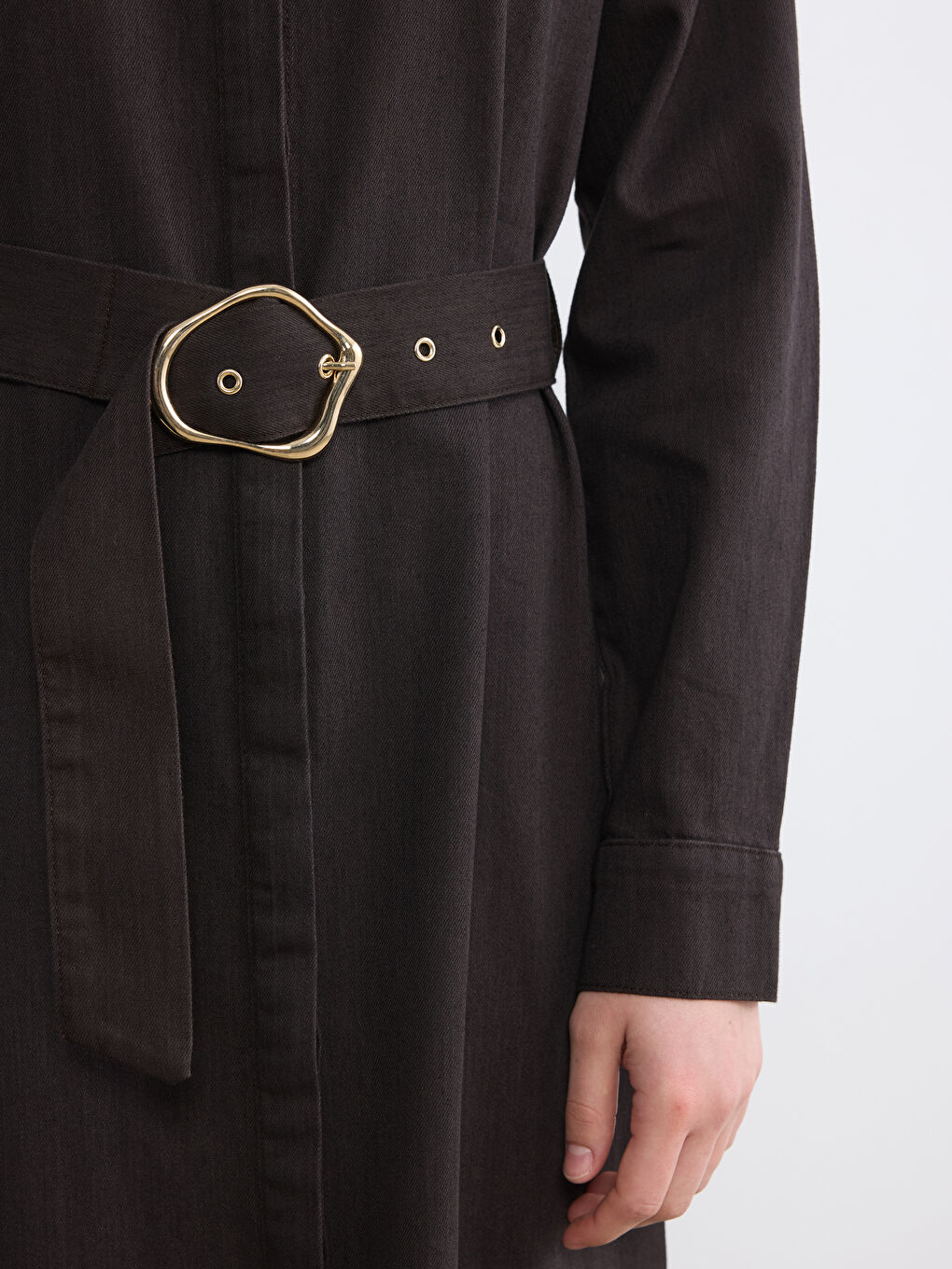 Kahverengi Gömlek Yaka Kemerli Jean Elbise-2