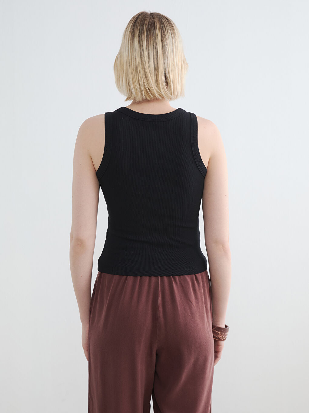 Женская майка с круглым вырезом-3