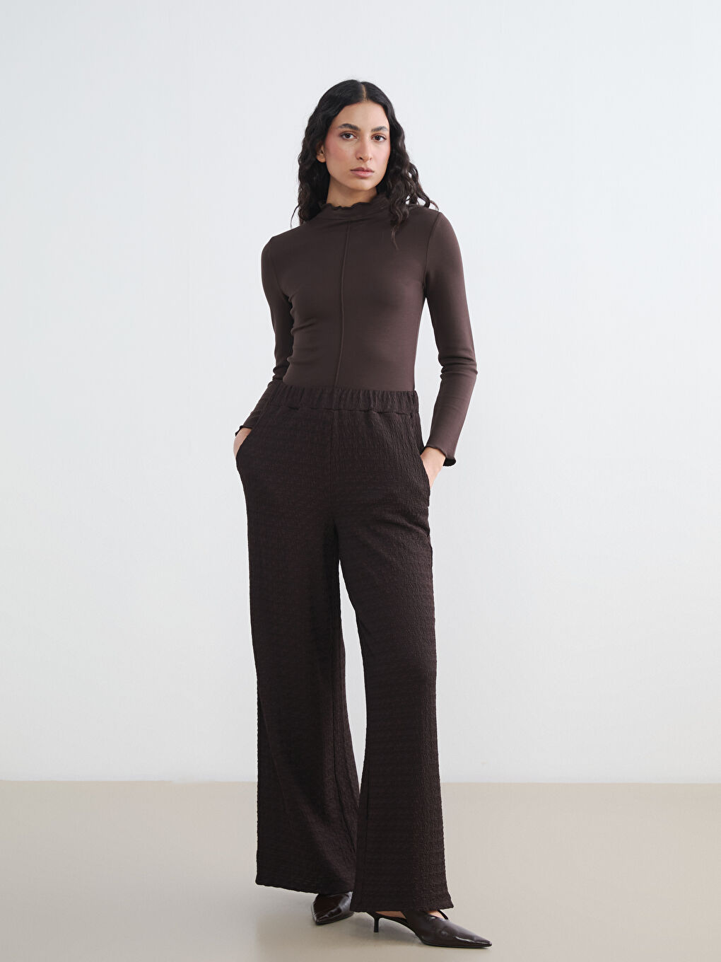 Kahverengi Beli Lastikli Dokulu Kadın Pantolon