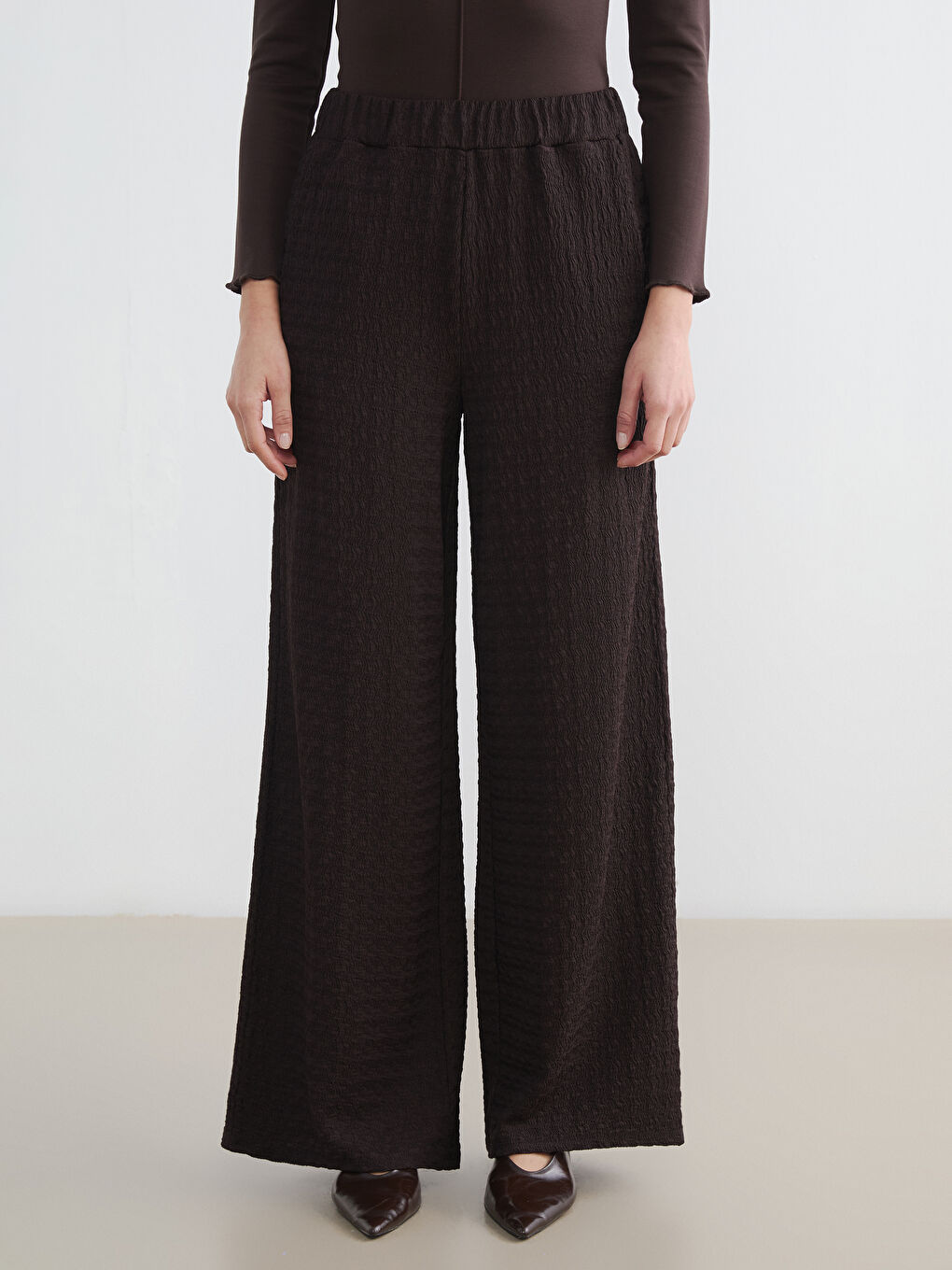 Kahverengi Beli Lastikli Dokulu Kadın Pantolon-1