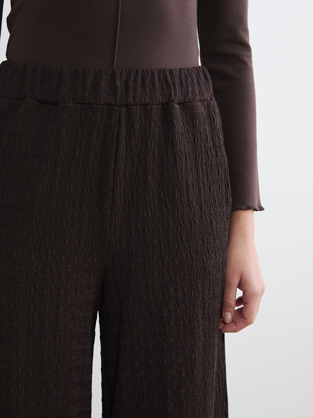 Kahverengi Beli Lastikli Dokulu Kadın Pantolon-2