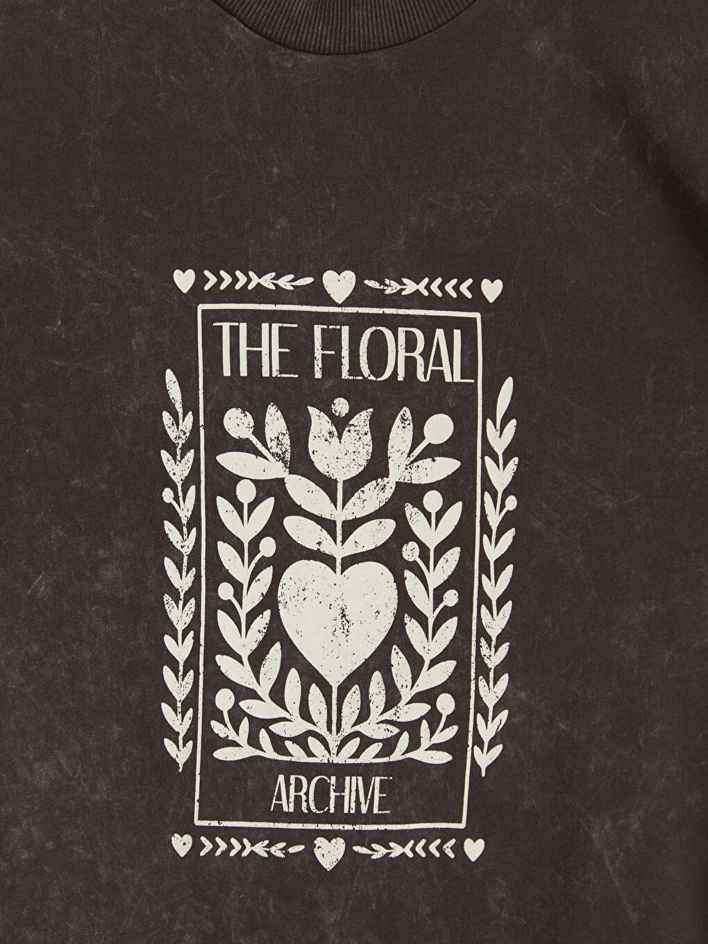 Kahverengi Bisiklet Yaka Baskılı Kadın Tişört-2