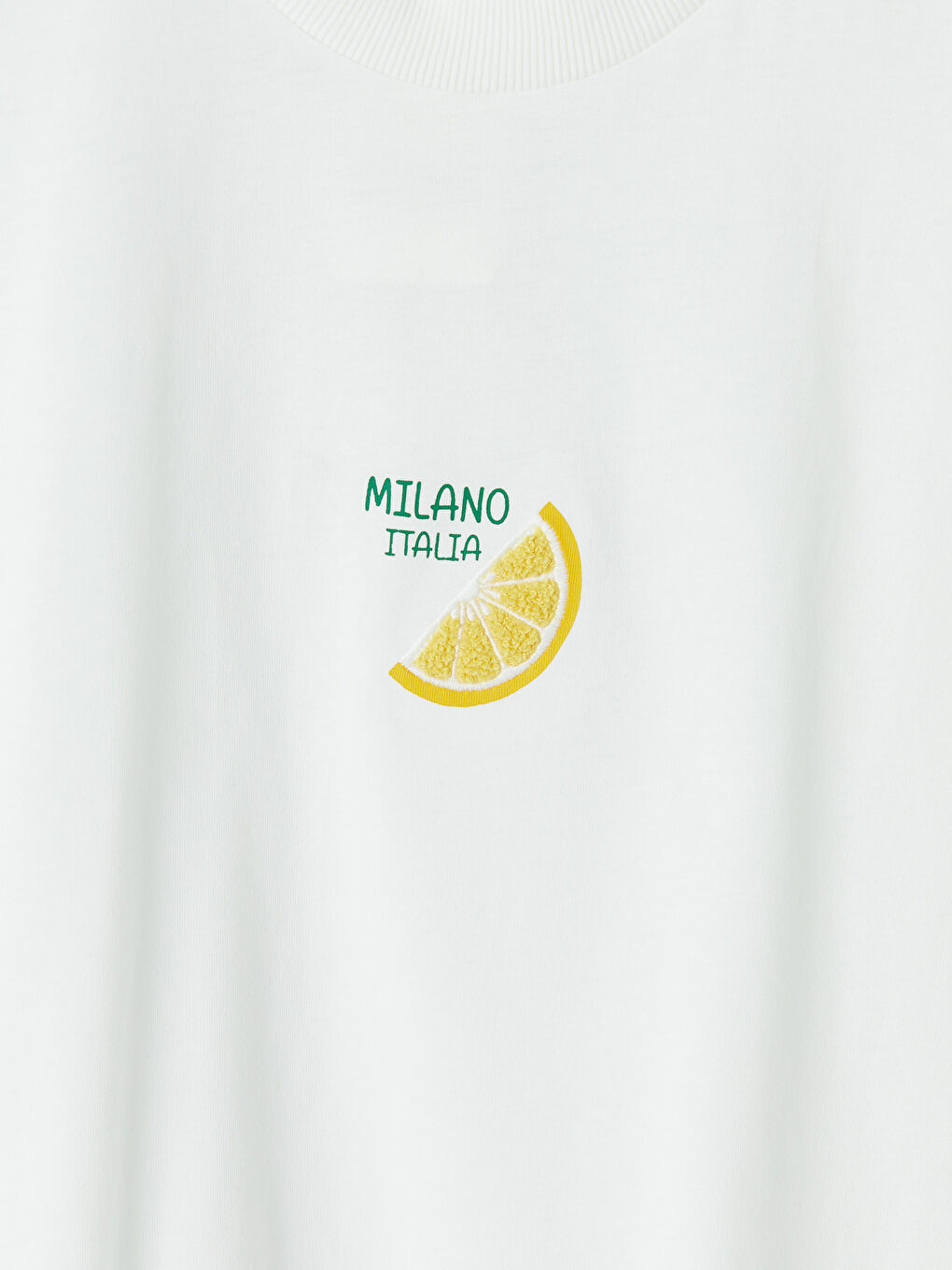 Beyaz Bisiklet Yaka Limon Nakışlı Kadın Tişört-2