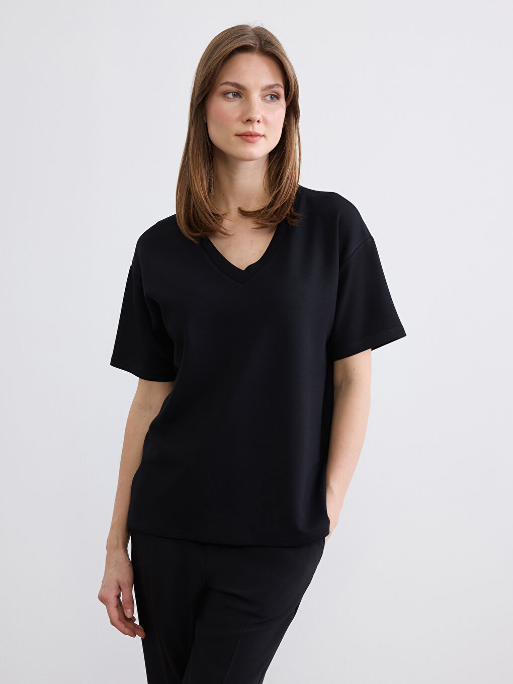 Siyah V Yaka Soft Touch Kadın Tişört