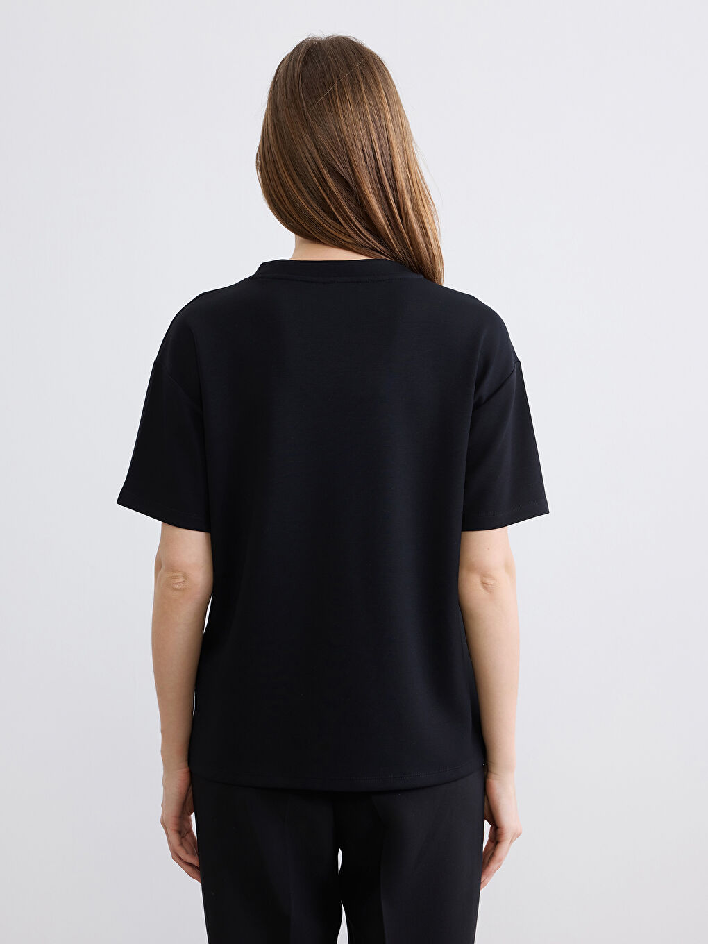 Siyah V Yaka Soft Touch Kadın Tişört-3