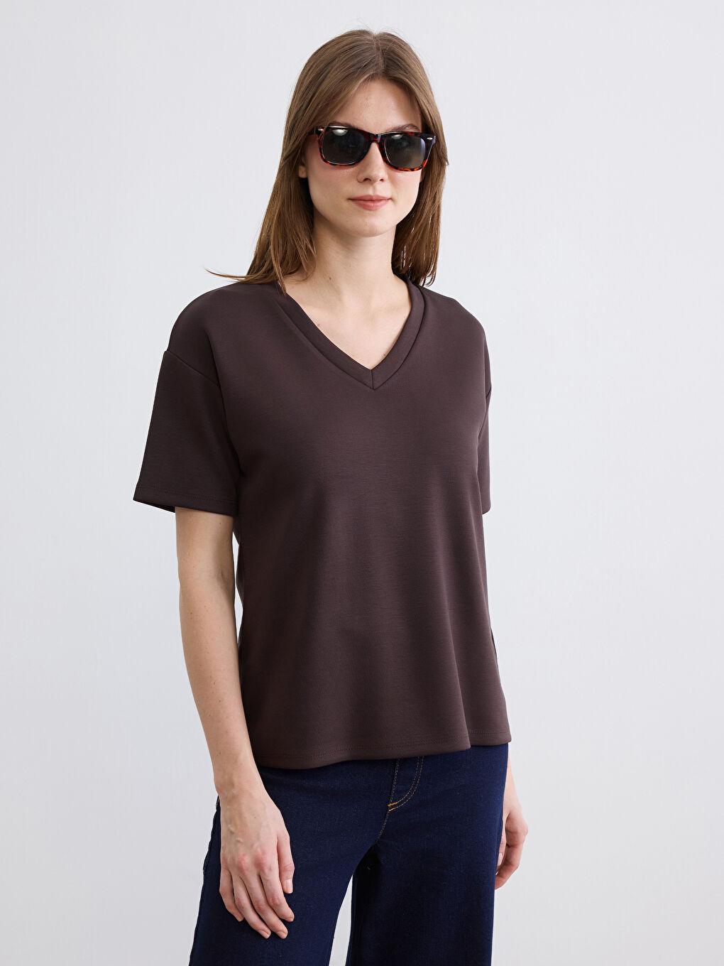 Kahverengi V Yaka Soft Touch Kadın Tişört