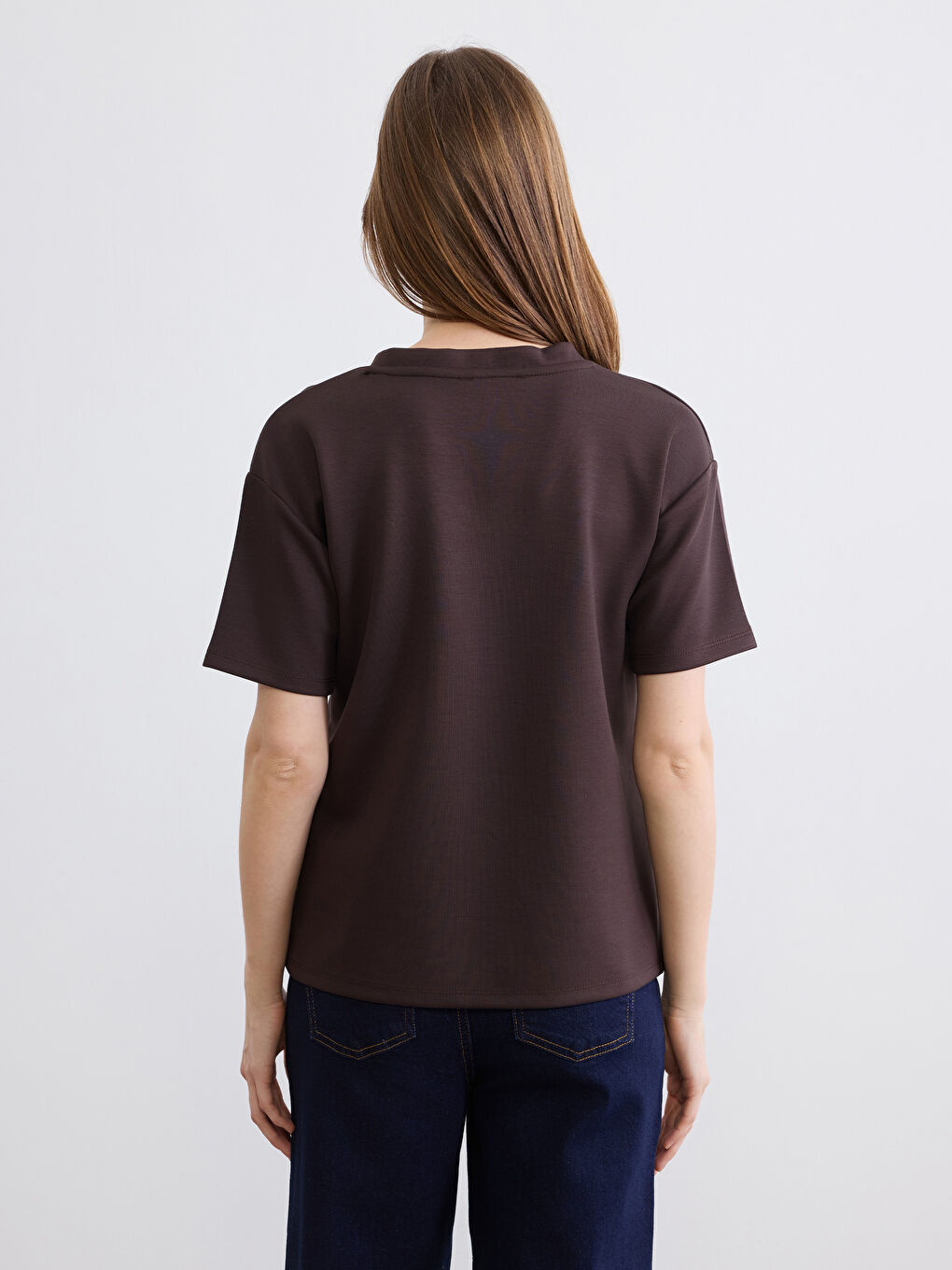 Kahverengi V Yaka Soft Touch Kadın Tişört-3