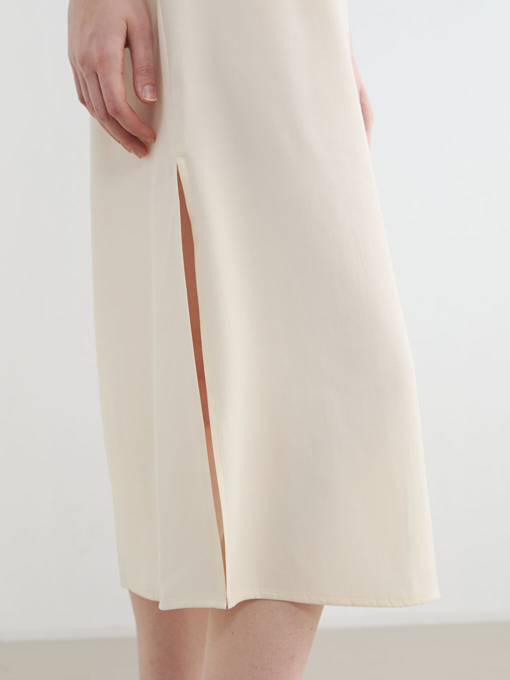 Crew Neck Slit Detail Dress-2