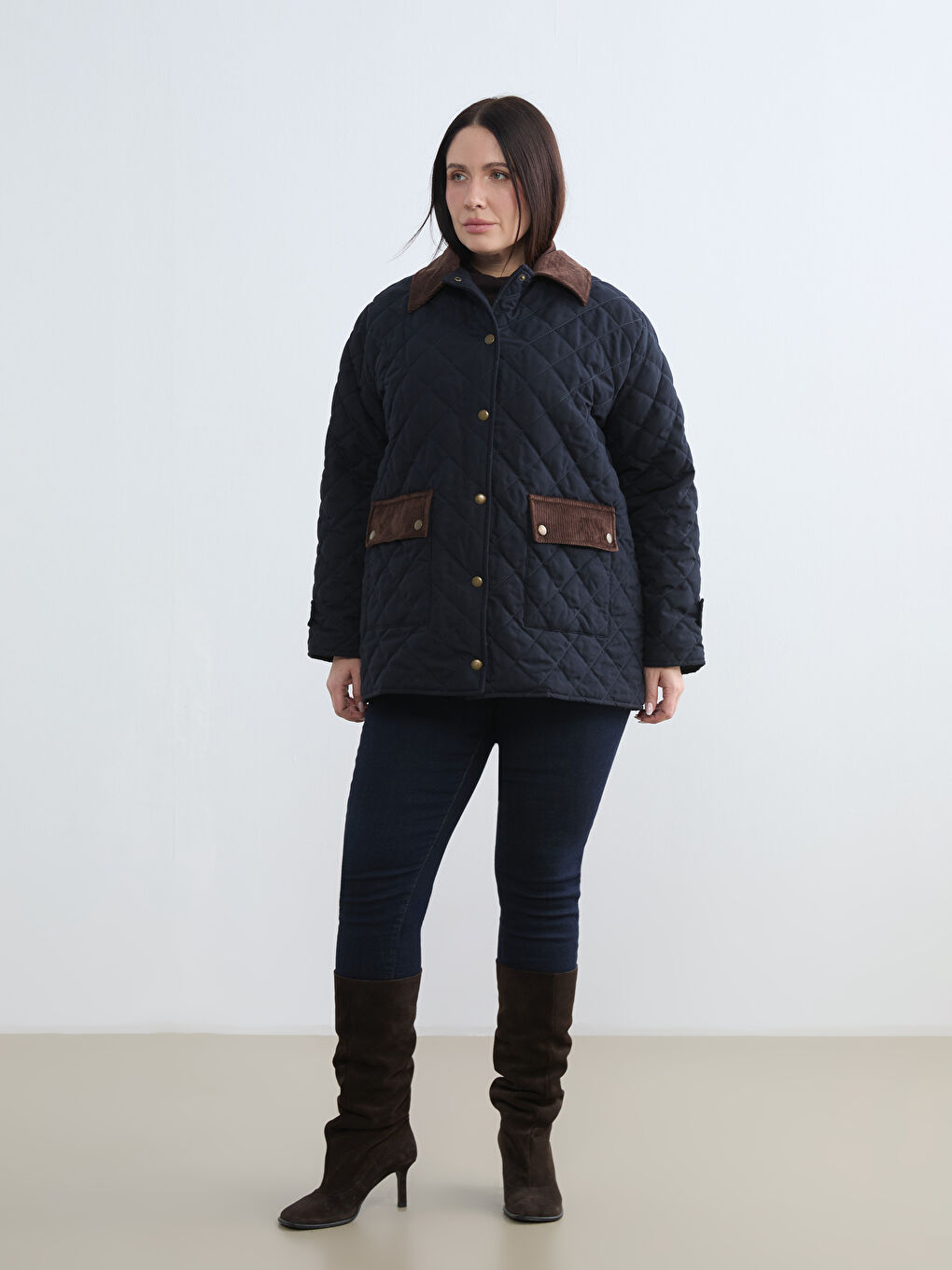 Lacivert Büyük Beden Kadife Yaka Kapitone Kadın Mont-1