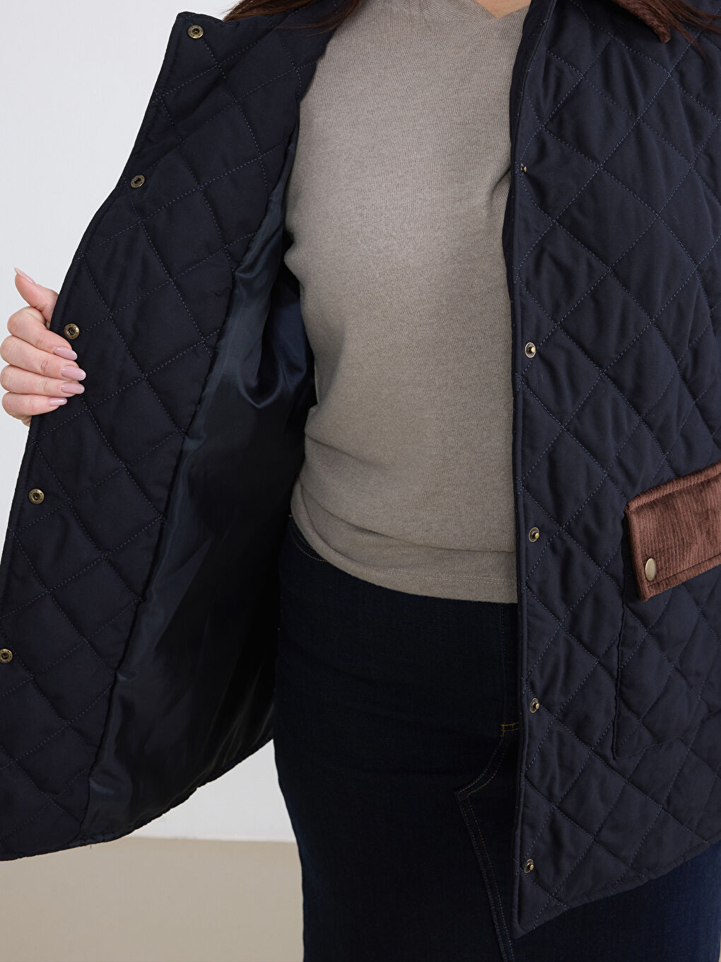 Lacivert Büyük Beden Kadife Yaka Kapitone Kadın Mont-2