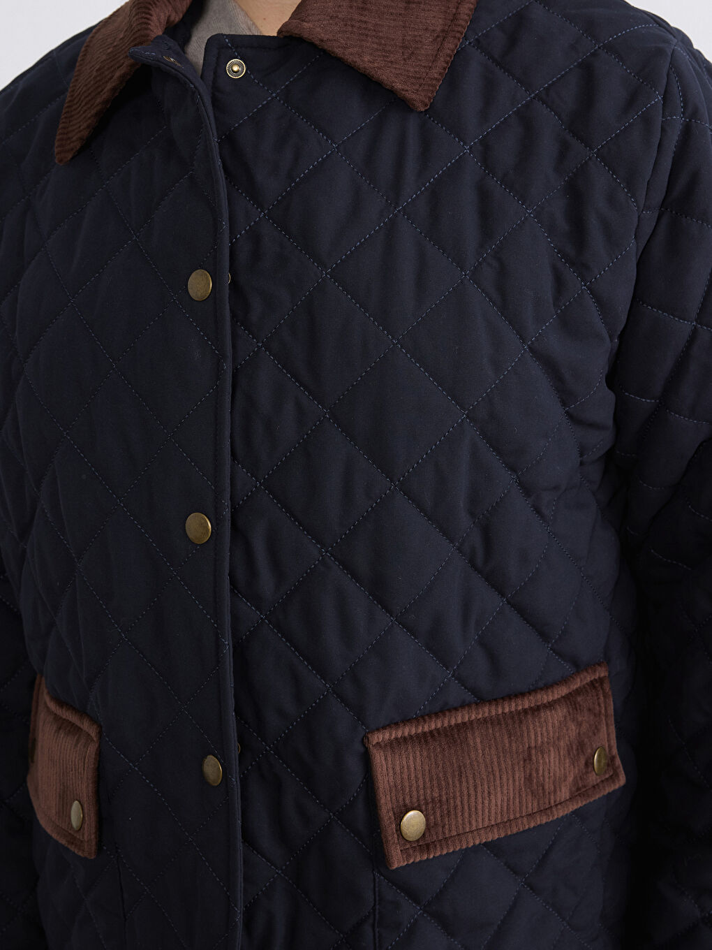 Lacivert Büyük Beden Kadife Yaka Kapitone Kadın Mont-3