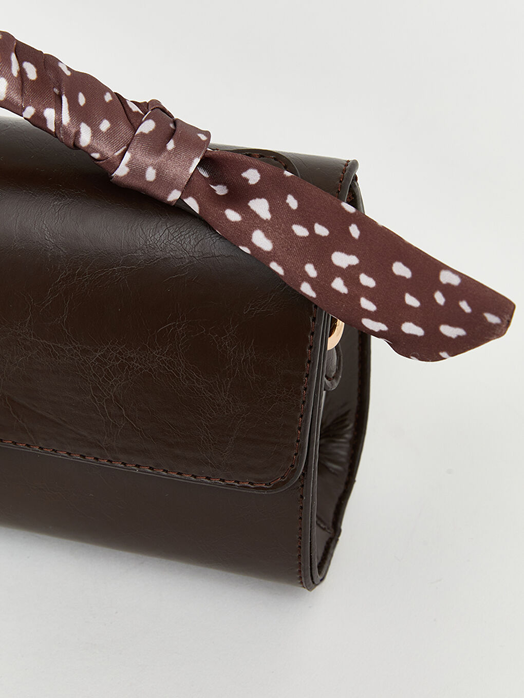 Kahverengi Deri Görünümlü Fularlı Kadın Omuz Çantası-2