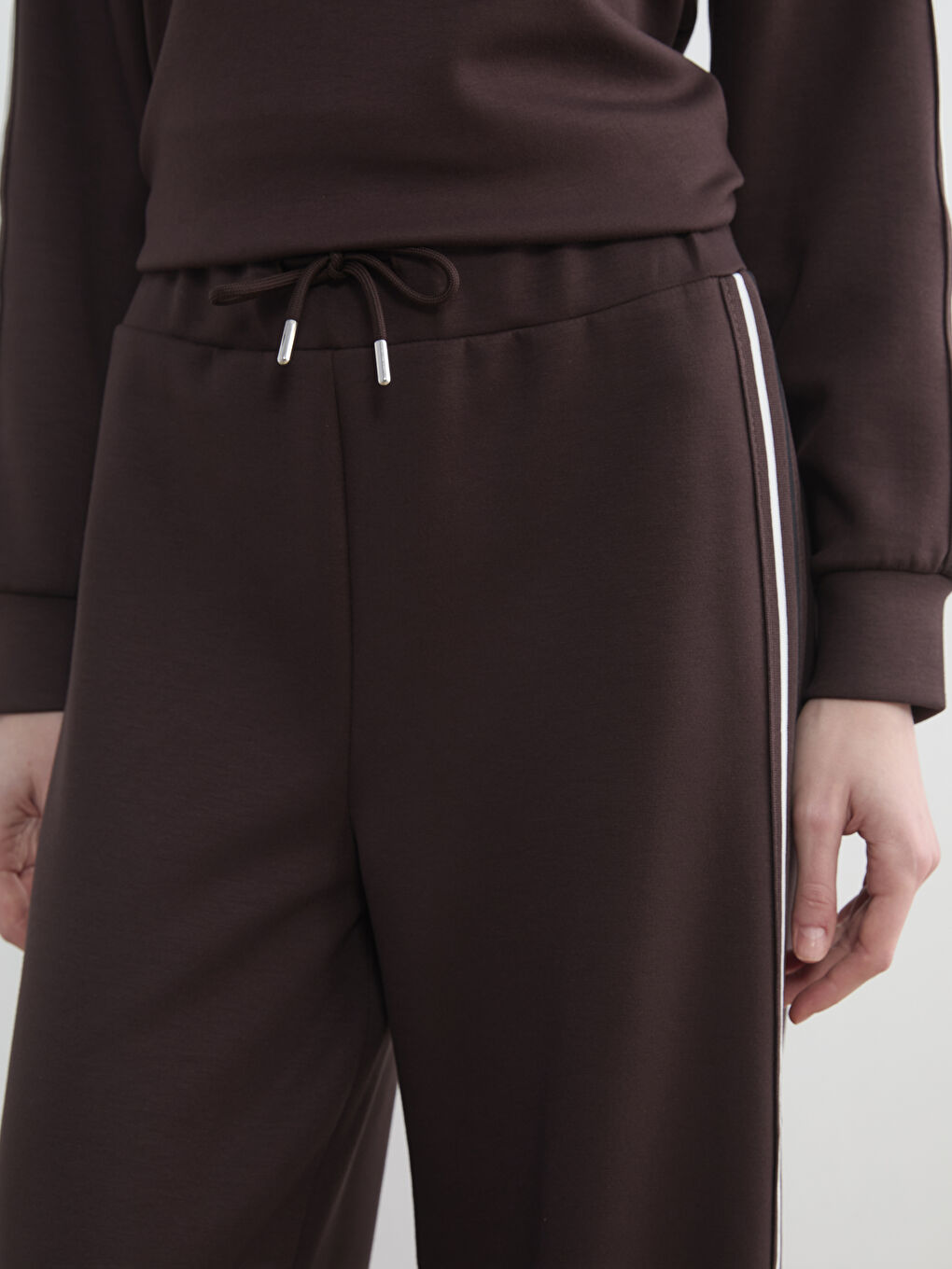 Elasticated Waist Wide Leg Women's Sweatpants-2