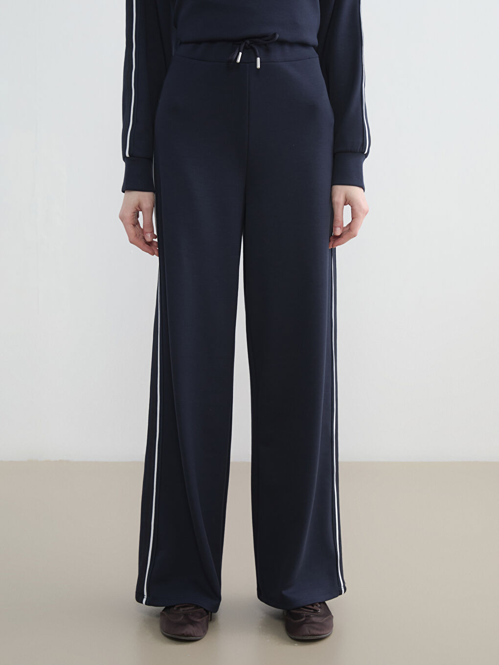 Lacivert Beli Lastikli Geniş Paça Kadın Eşofman Altı-1