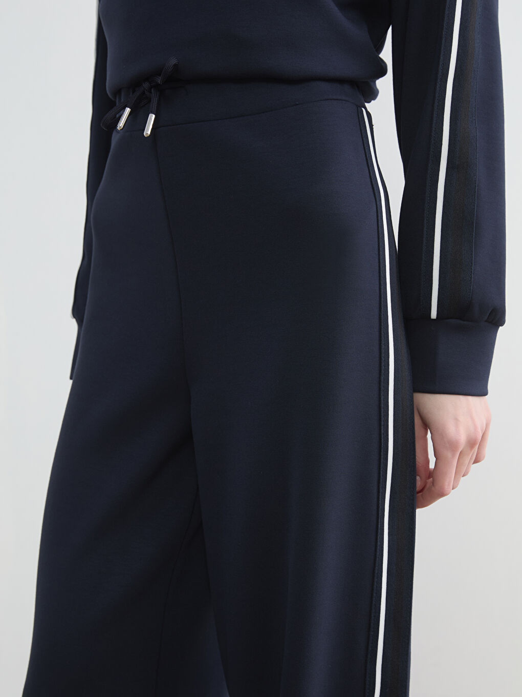 Lacivert Beli Lastikli Geniş Paça Kadın Eşofman Altı-2