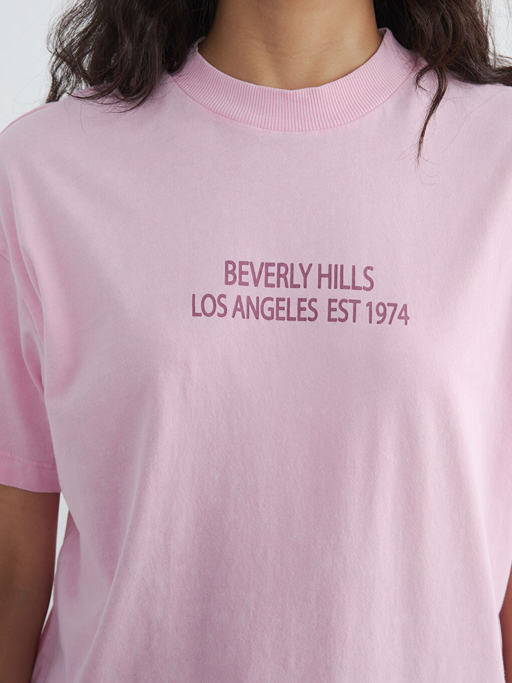 Pembe Bisiklet Yaka Baskılı Kadın Tişört-2