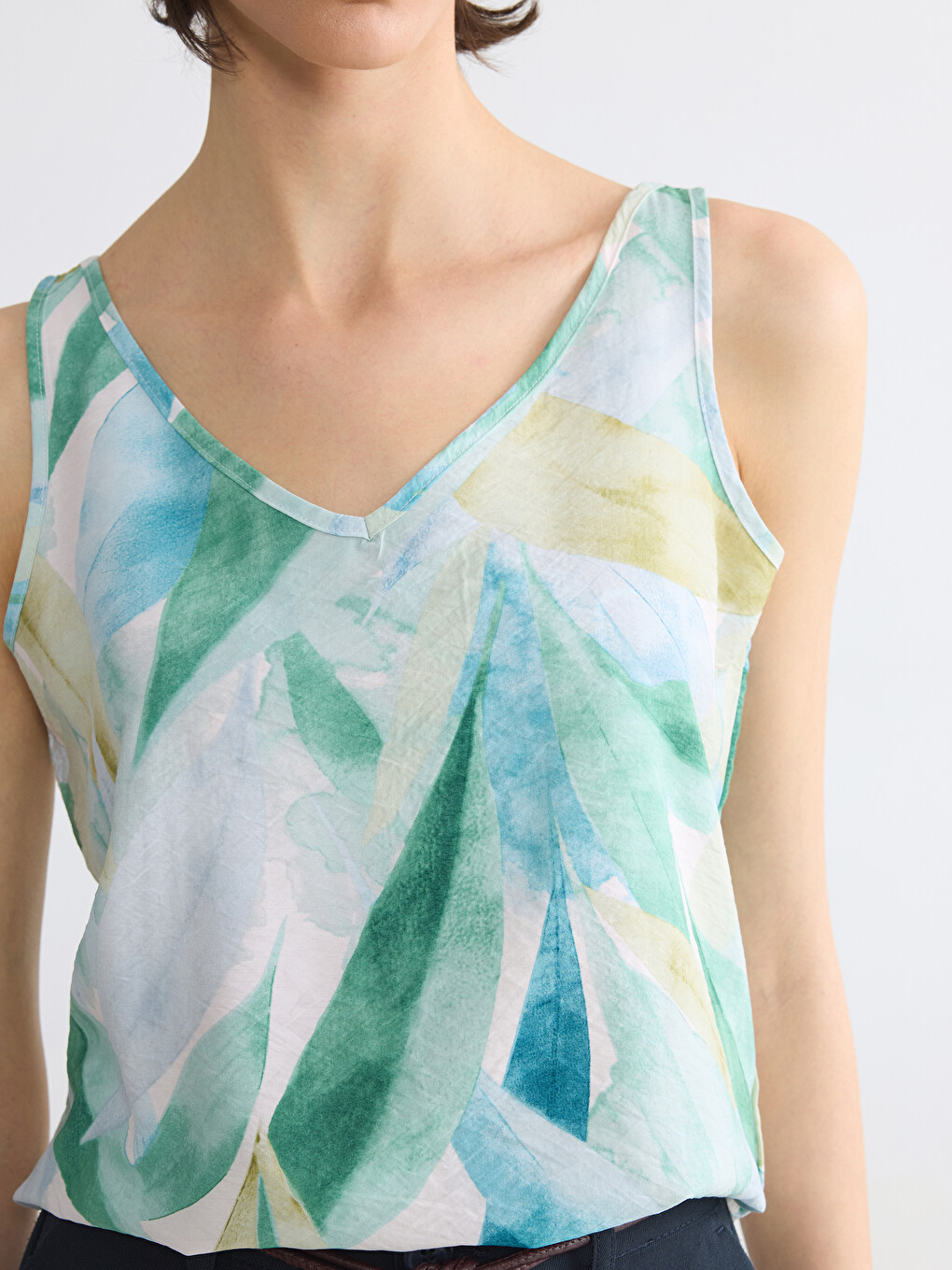 V Neck Leaf Patterned Blouse-2