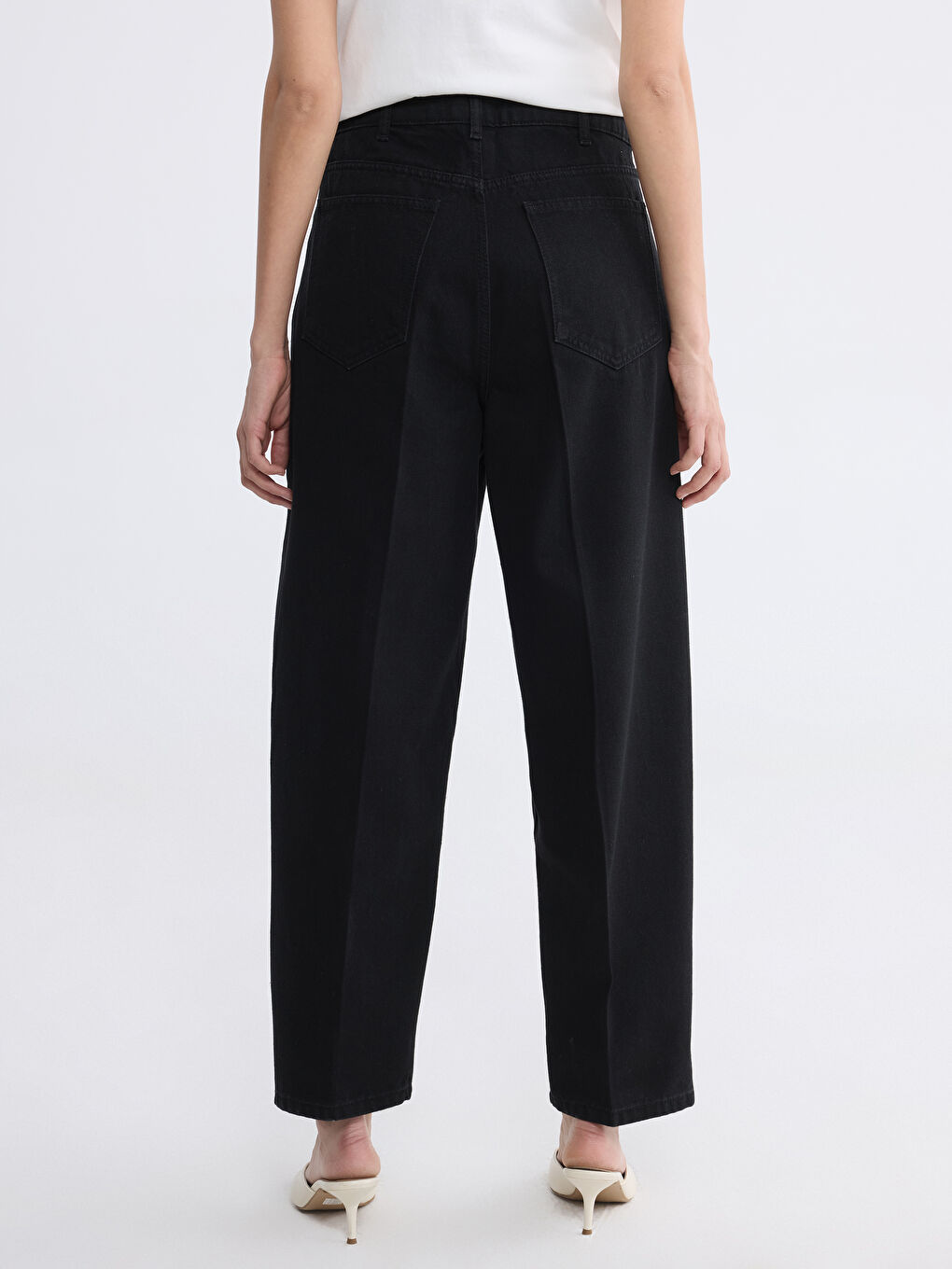 Siyah Yüksek Bel Barrel Fit Kadın Jean Pantolon-3