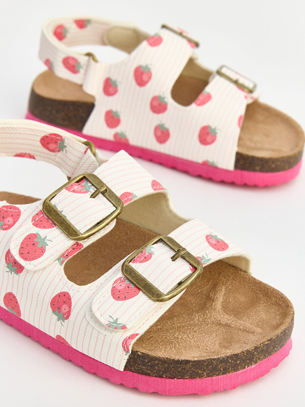 Райета и сандали с щампа на ягоди за момичета-2