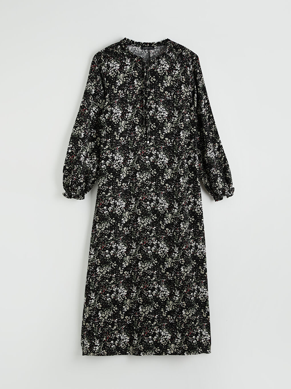 Siyah Bağlamalı Yaka Desenli Elbise