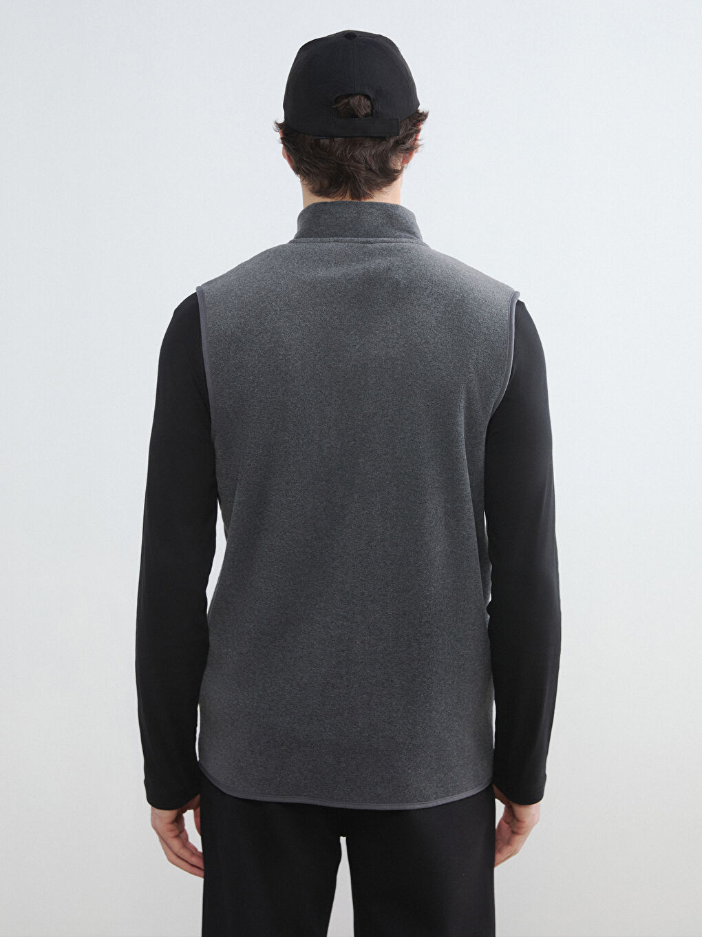 Gri Standart Kalıp Dik Yaka Polar Yelek-3