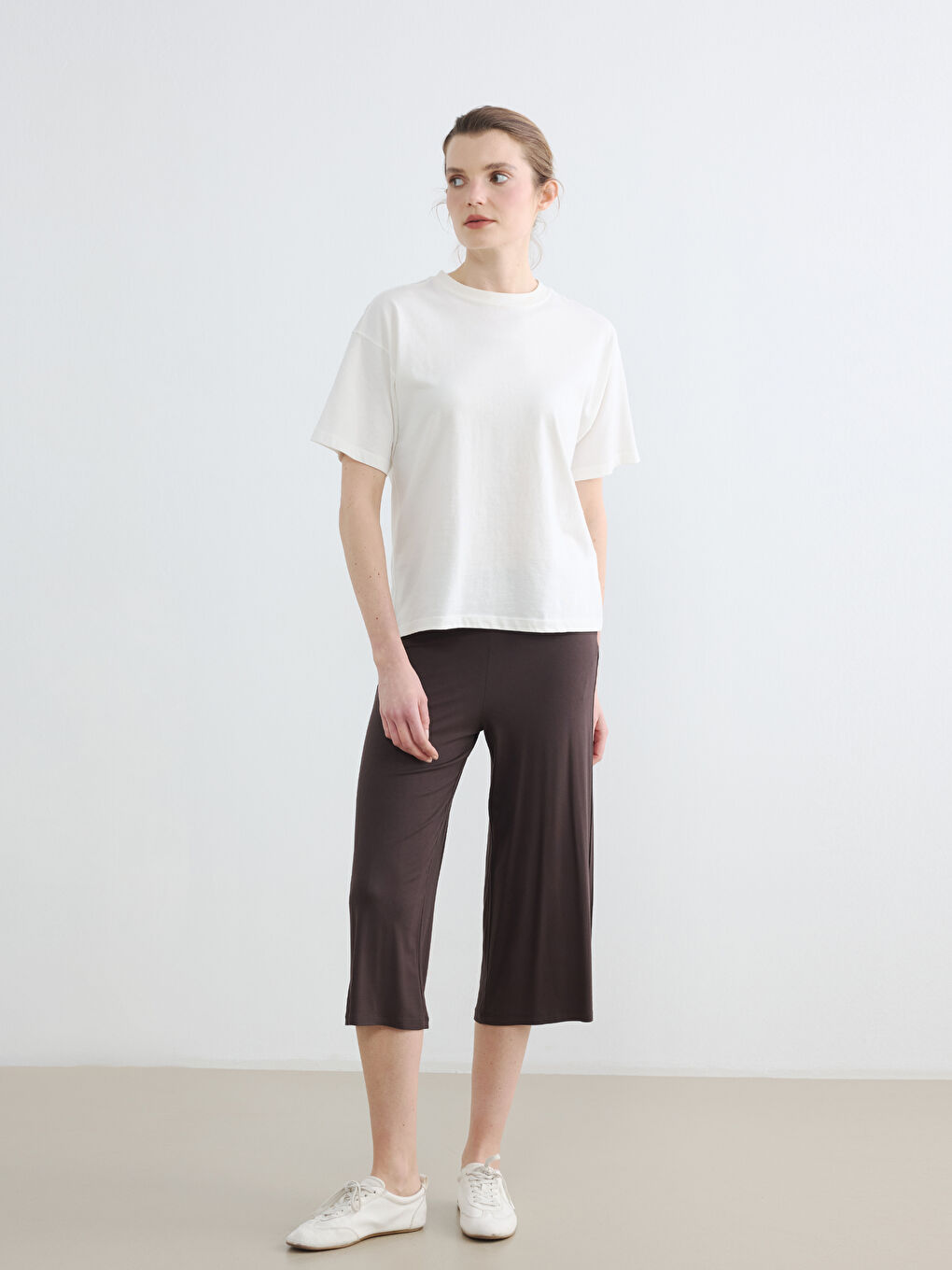 Elastic Waist Women's Capri