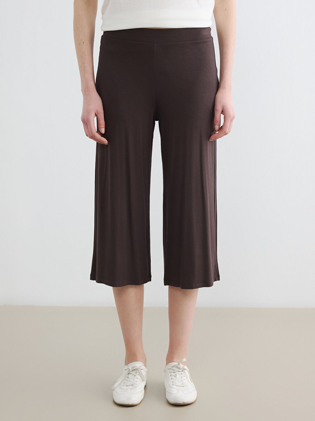 Elastic Waist Women's Capri-1