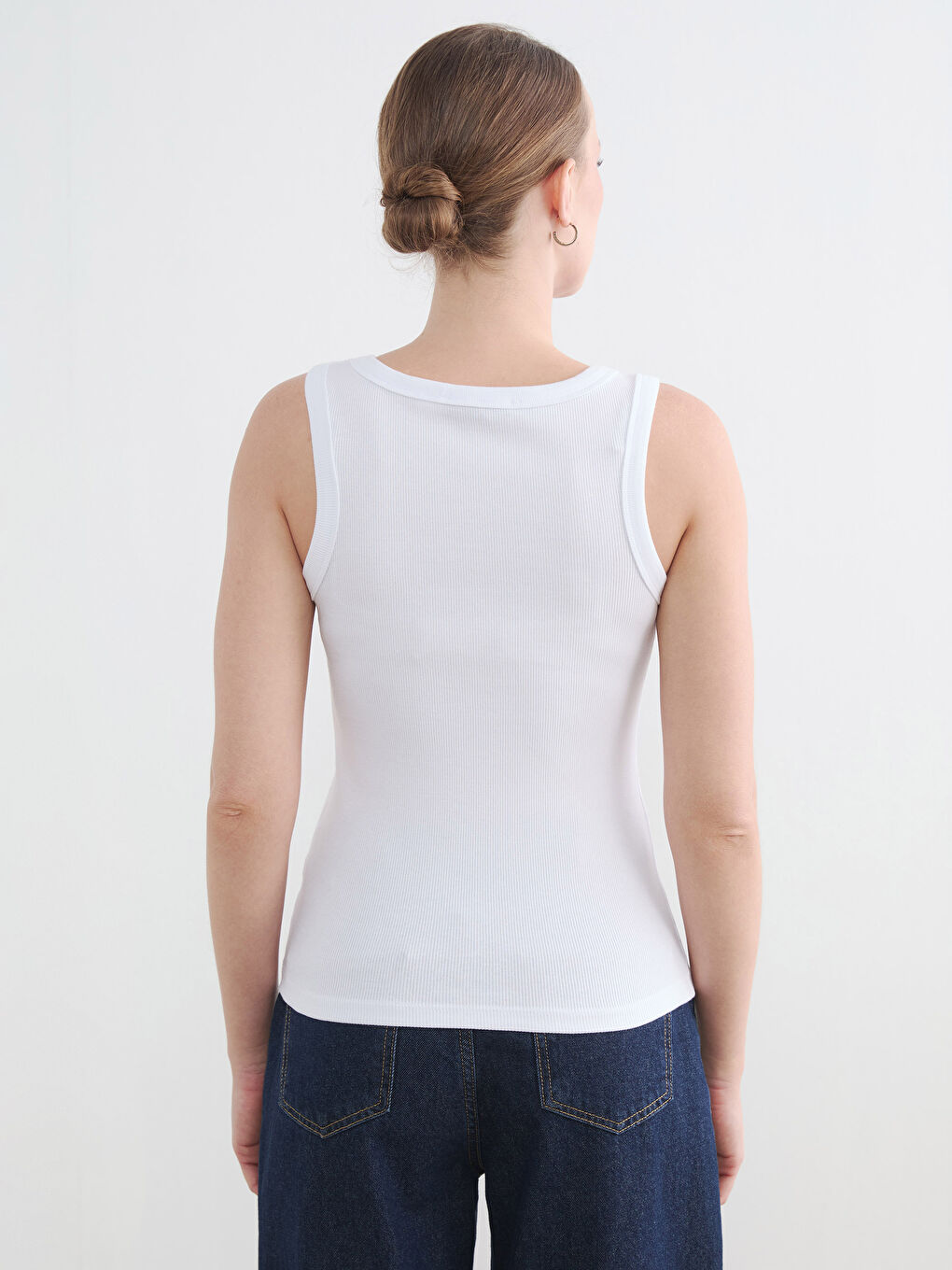 Beyaz U Yaka Kadın Fitilli Atlet-3