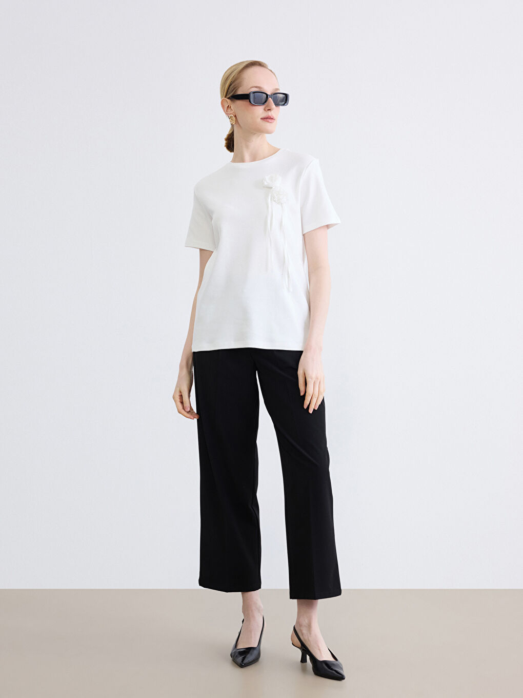 Crew Neck Applique Detailed Women's T-Shirt-1