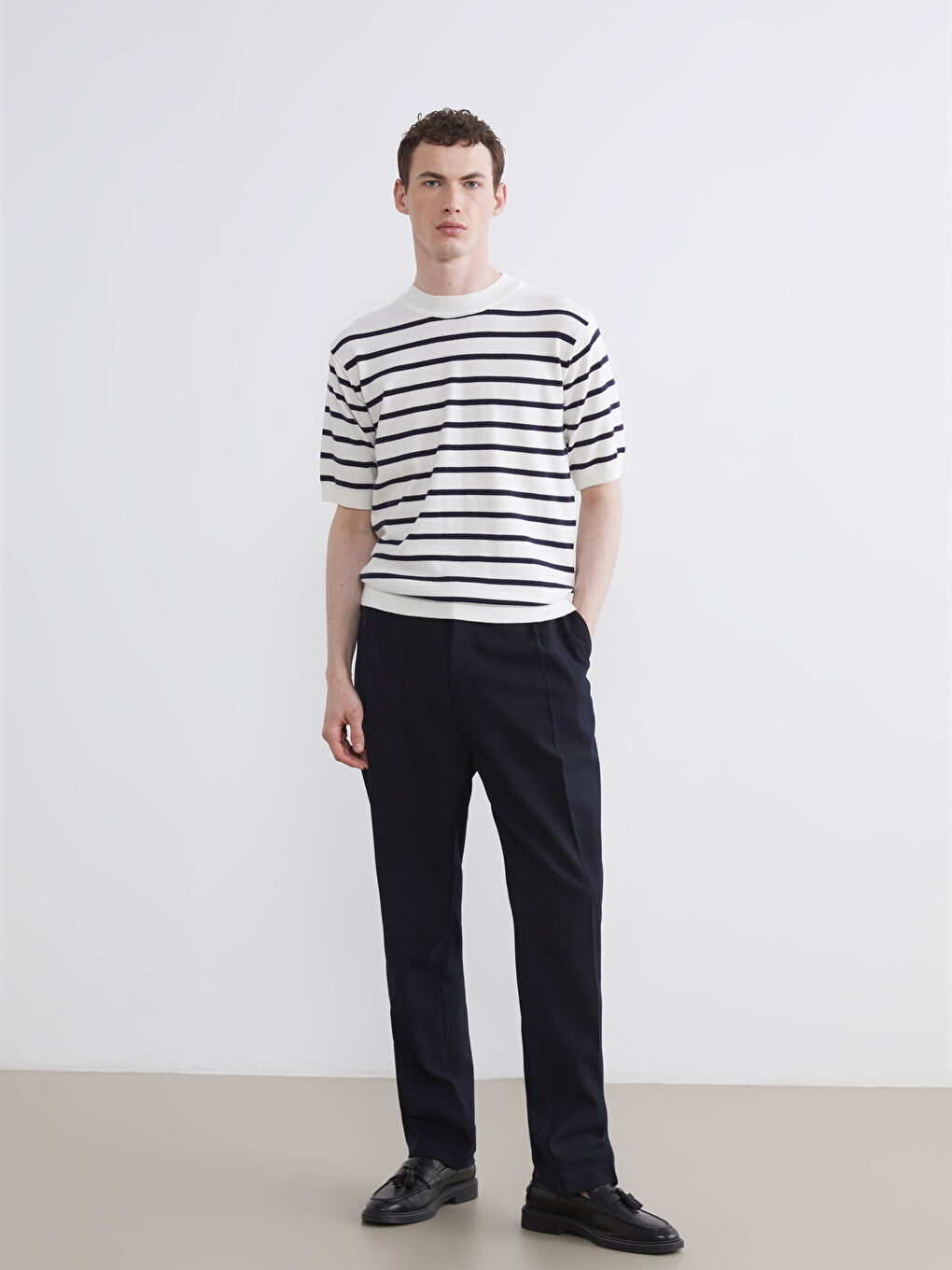 بنطلون رجالي واسع الطيّة