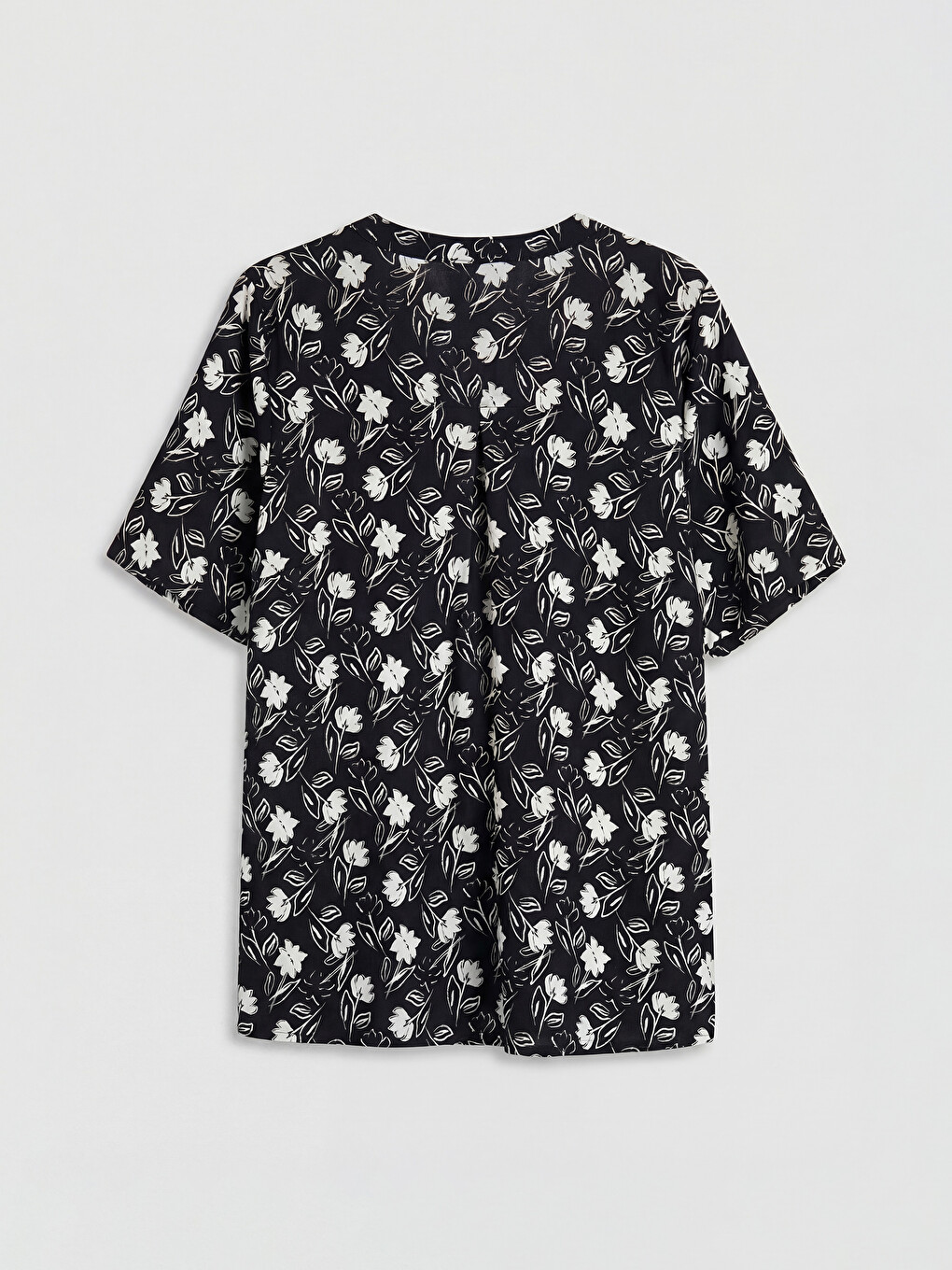 Bluza sa okovratnikom i cvetnim dezenom-4