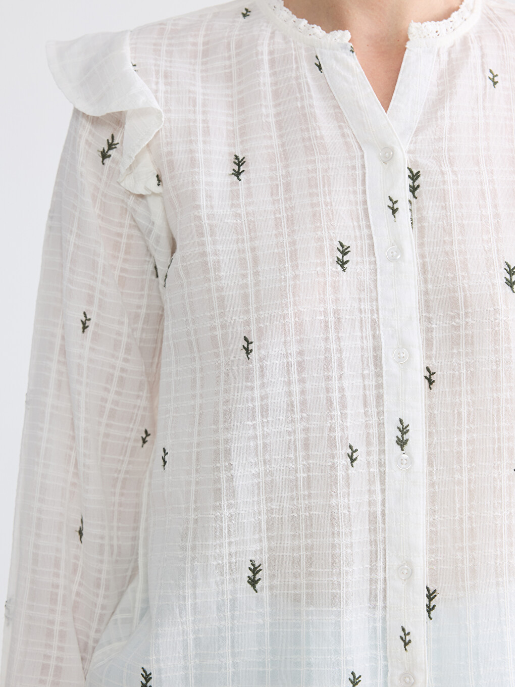 Kaçık Yaka Fırfırlı Nakışlı Kadın Gömlek-2