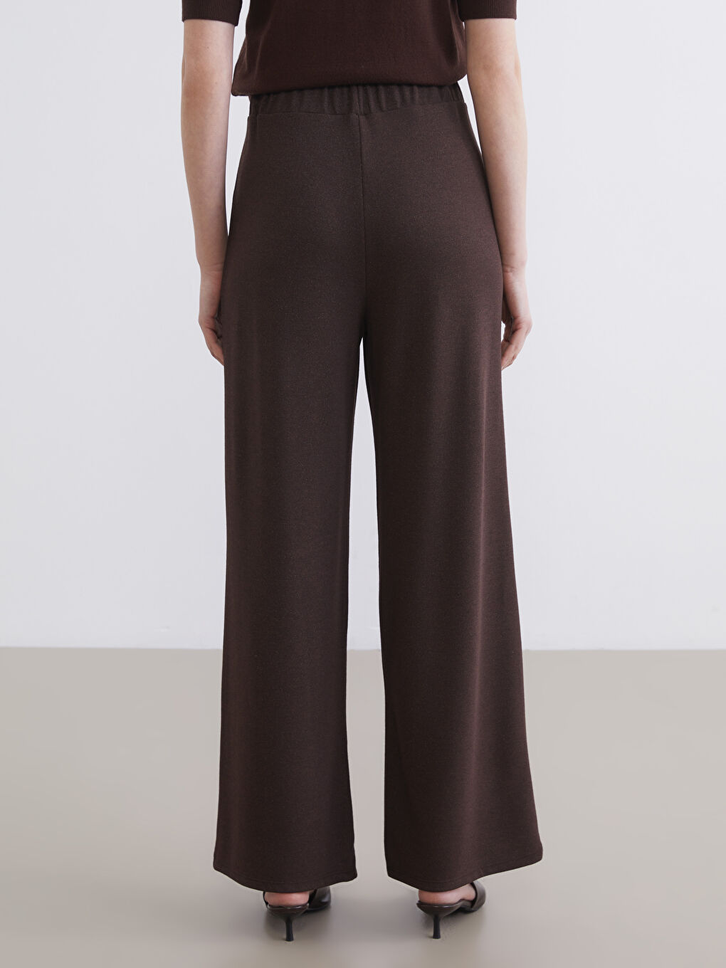 Kahverengi Beli Lastikli Geniş Paça Kadın Pileli Pantolon-3