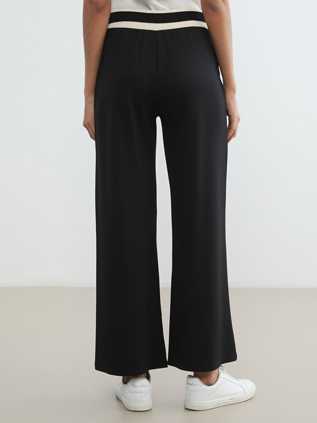 Siyah Beli Lastikli Geniş Paça Kadın Pileli Pantolon-8