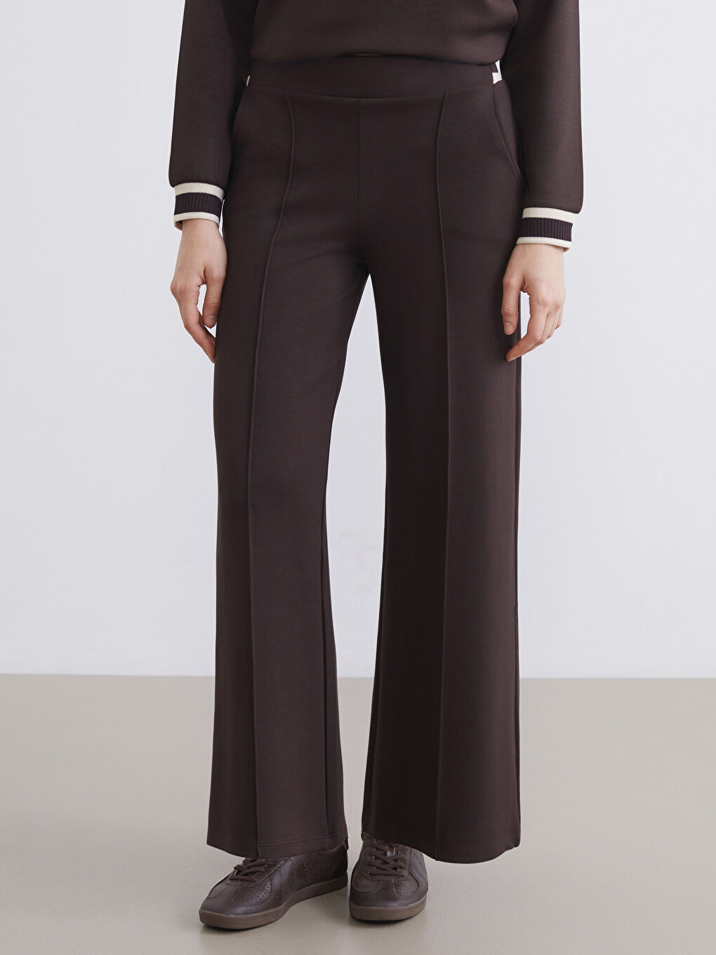 Kahverengi Beli Lastikli Geniş Paça Kadın Pileli Pantolon-2