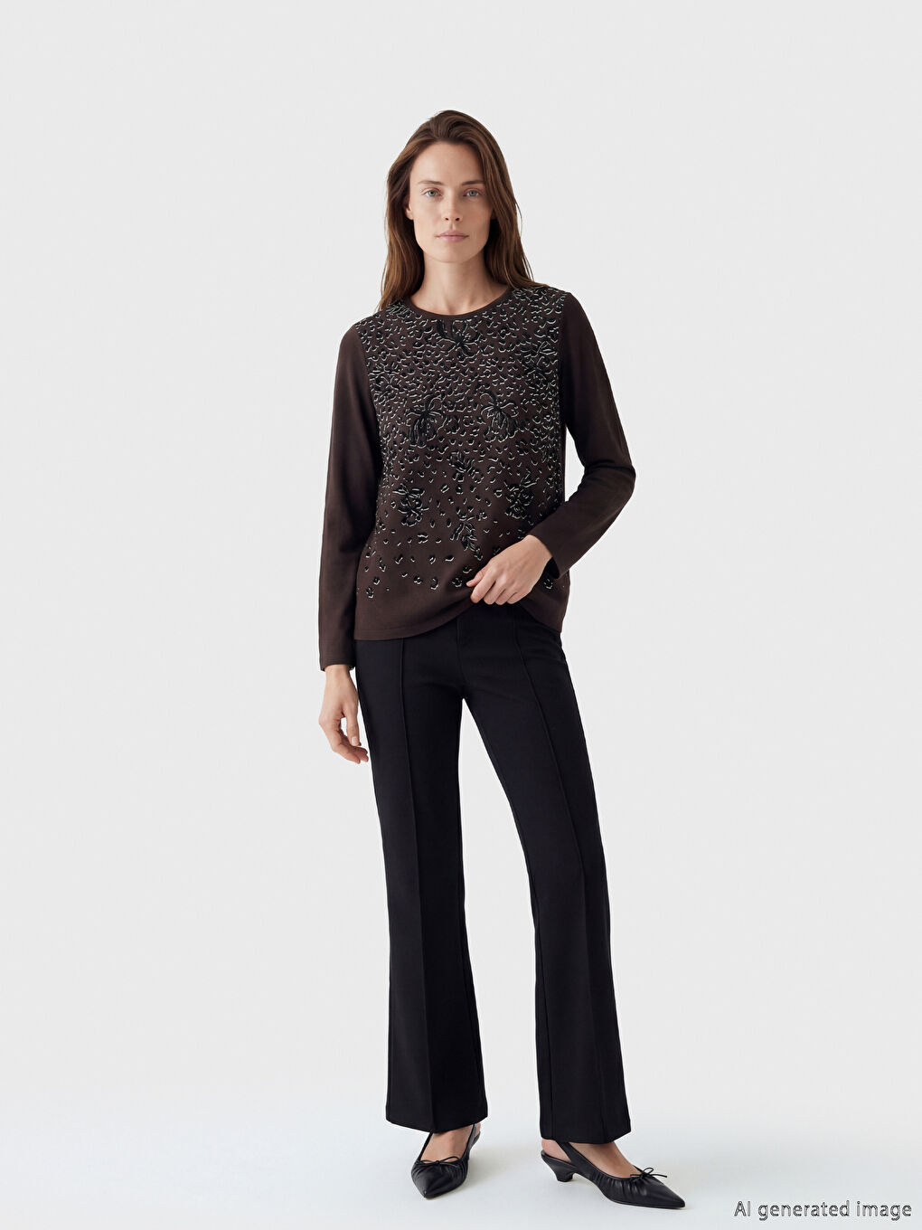 Kahverengi Bisiklet Yaka Desenli Kadın Tişört	-1